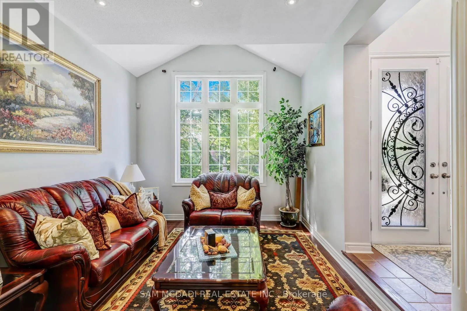 3306 FOX RUN CIRCLE