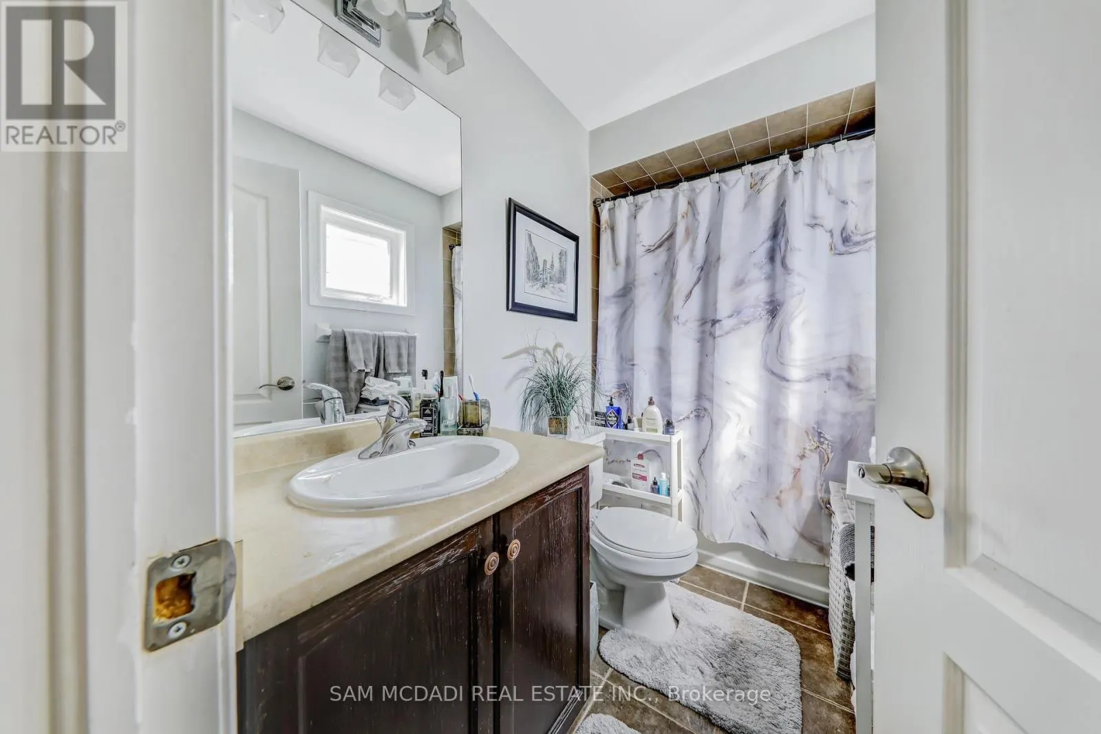 3306 FOX RUN CIRCLE