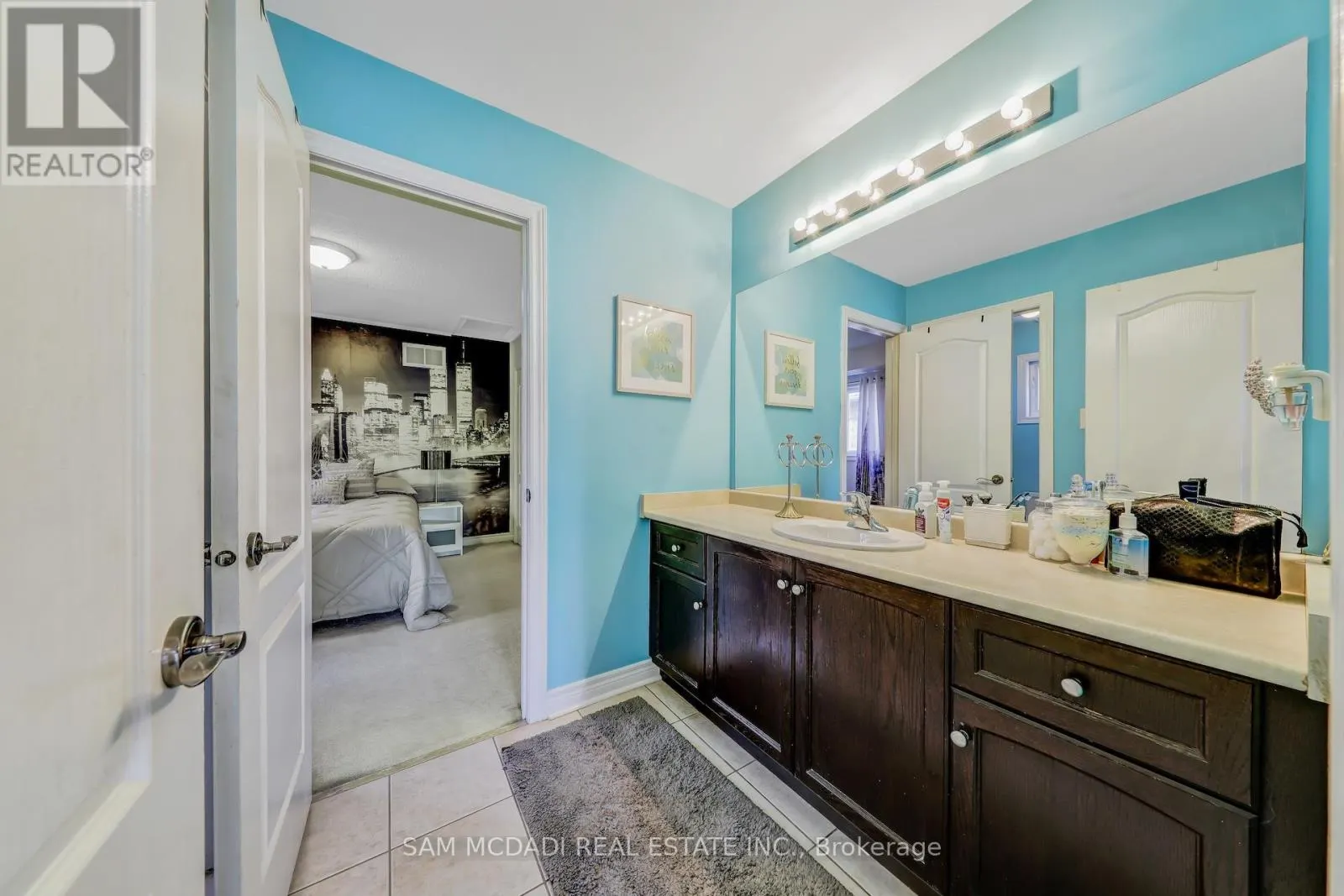 3306 FOX RUN CIRCLE