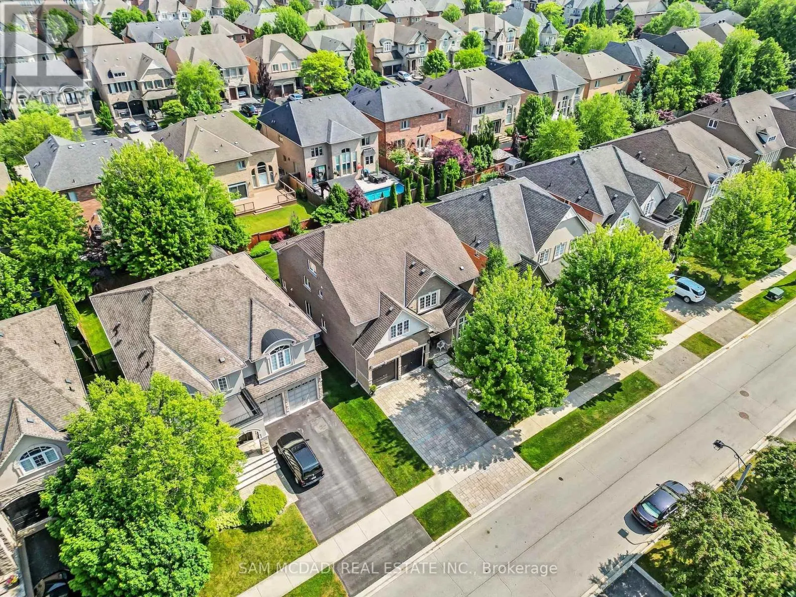 3306 FOX RUN CIRCLE