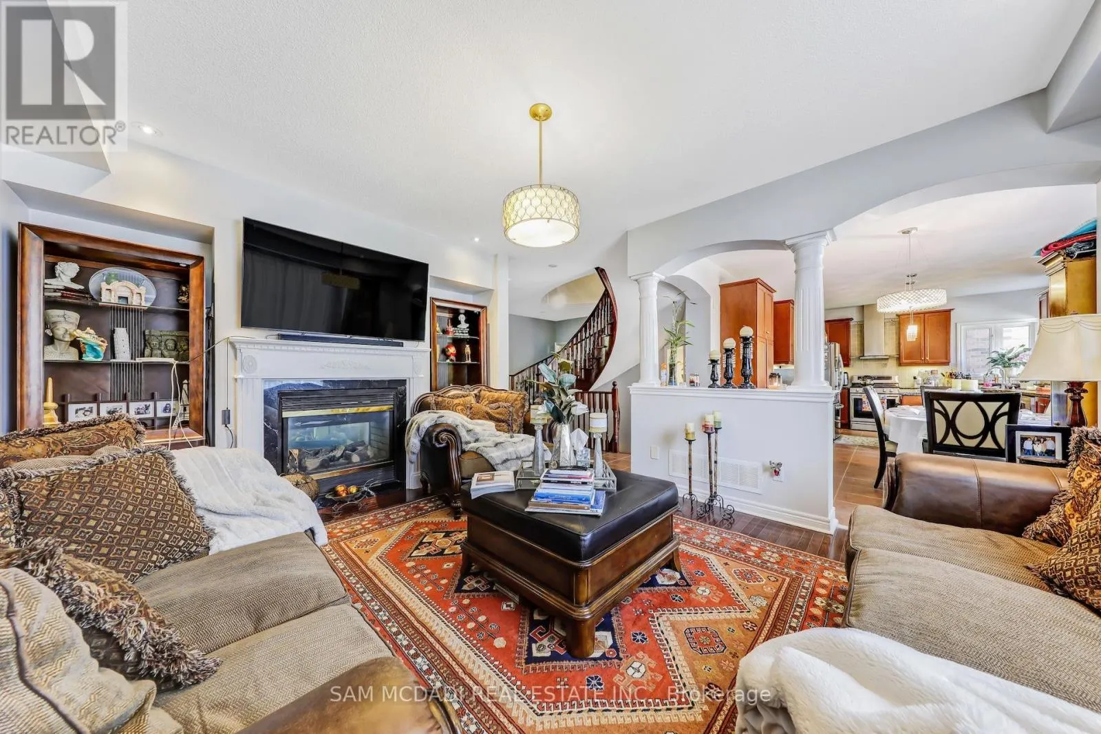 3306 FOX RUN CIRCLE