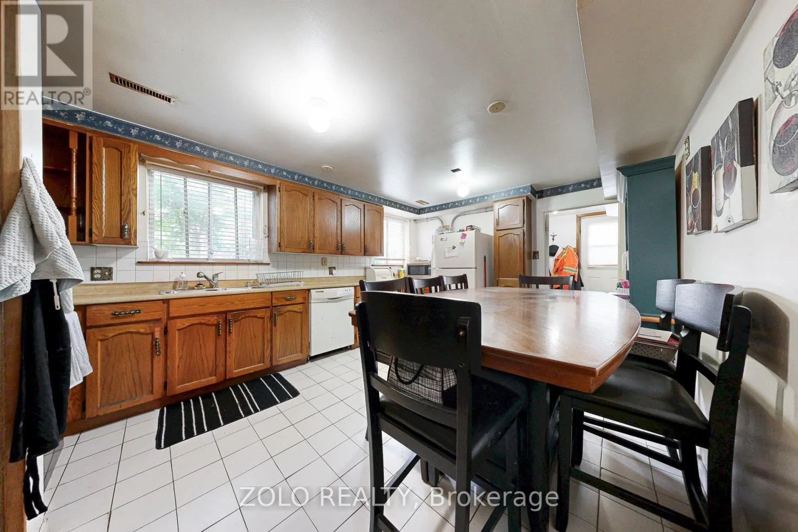 90 IVYBRIDGE DRIVE