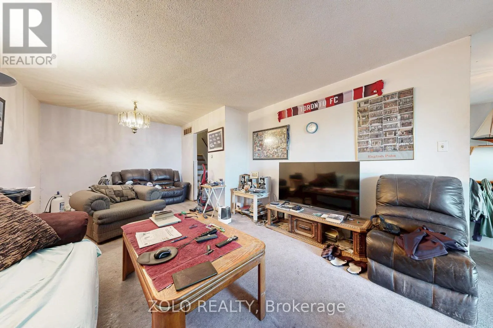 90 IVYBRIDGE DRIVE