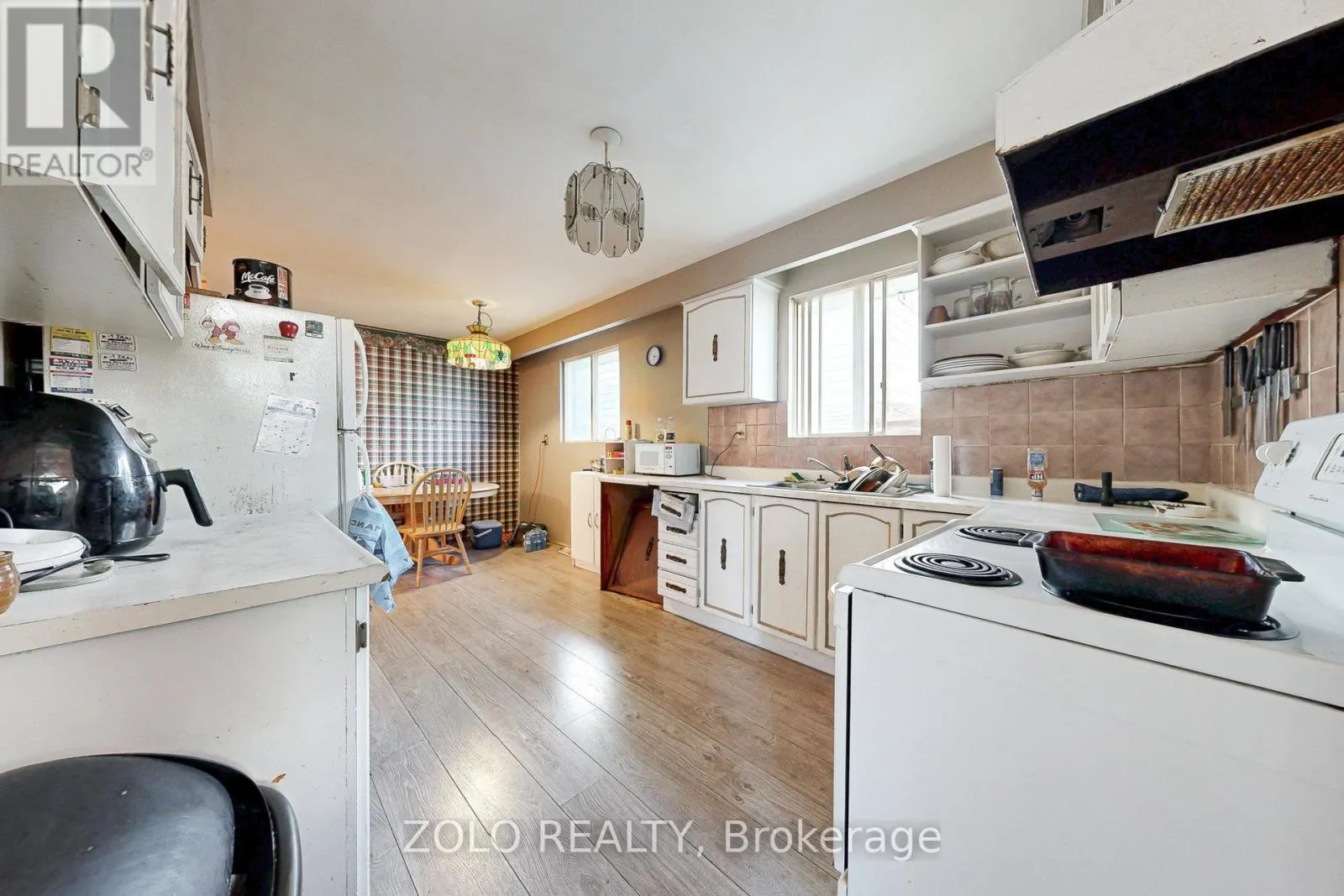 90 IVYBRIDGE DRIVE