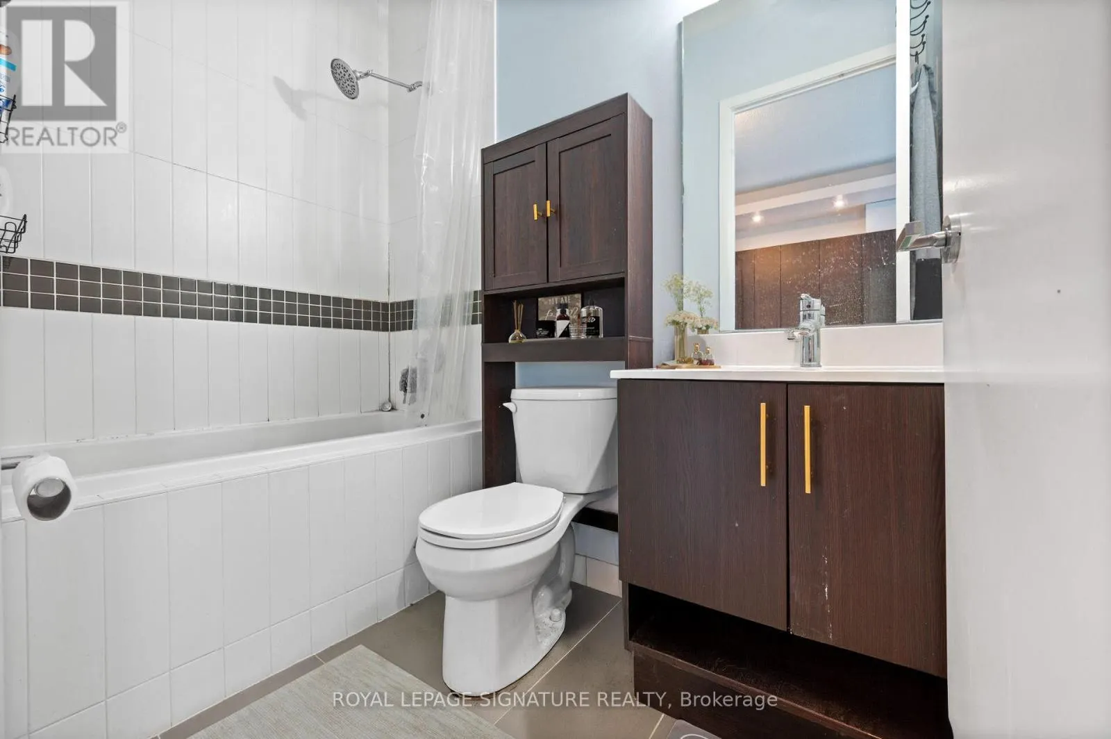 2521 - 165 LEGION ROAD N