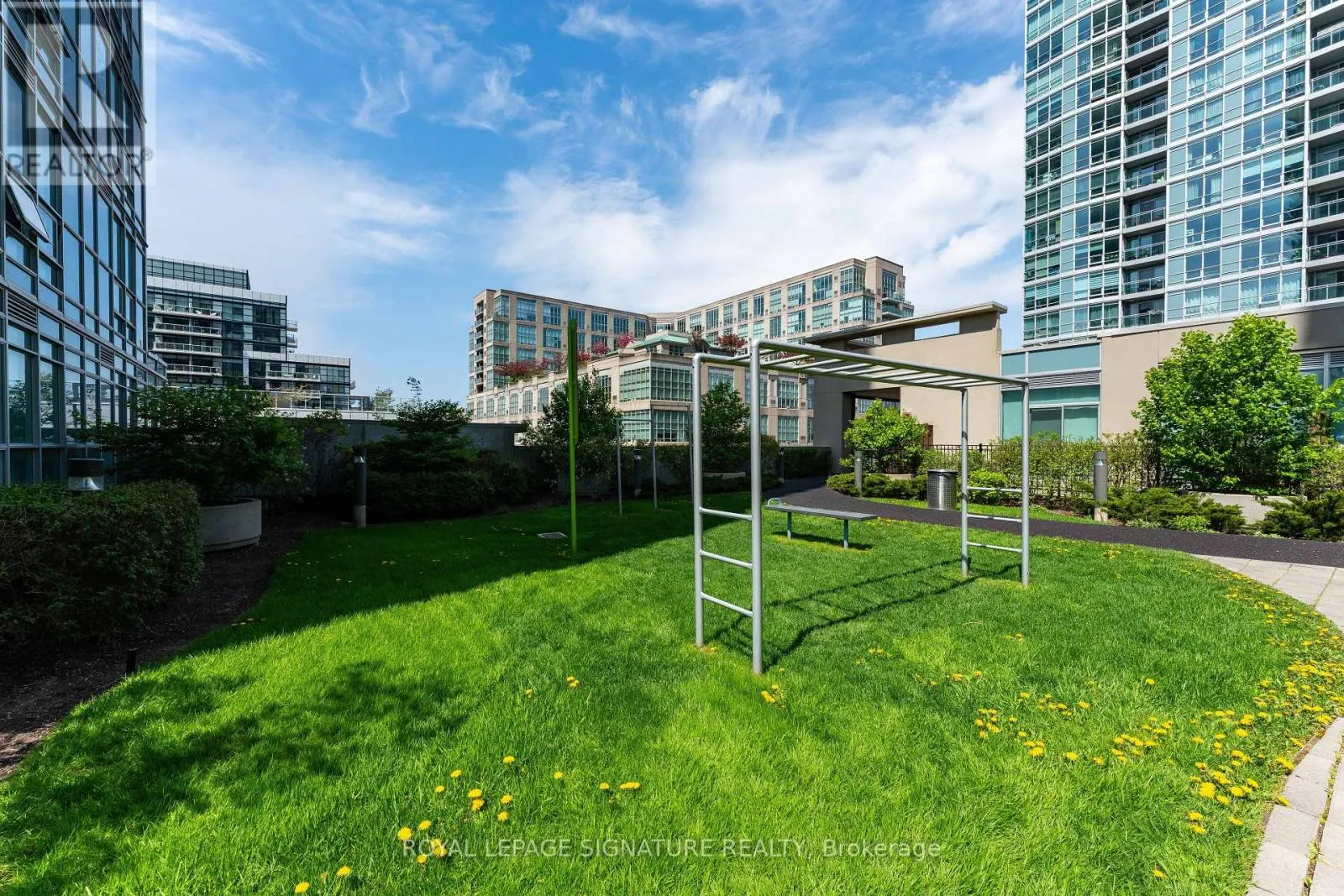2521 - 165 LEGION ROAD N