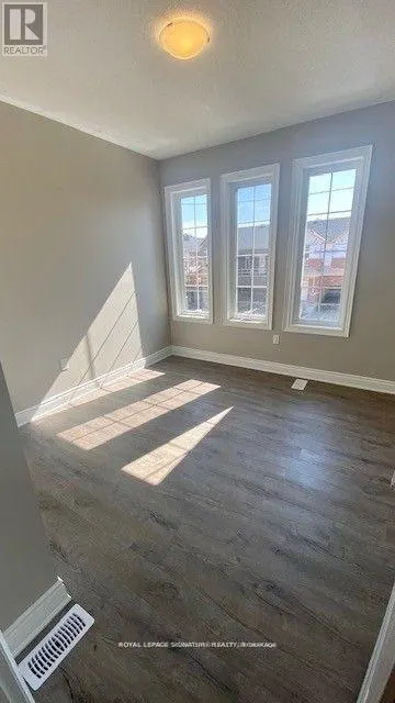 562 KENNEDY CIRCLE W
