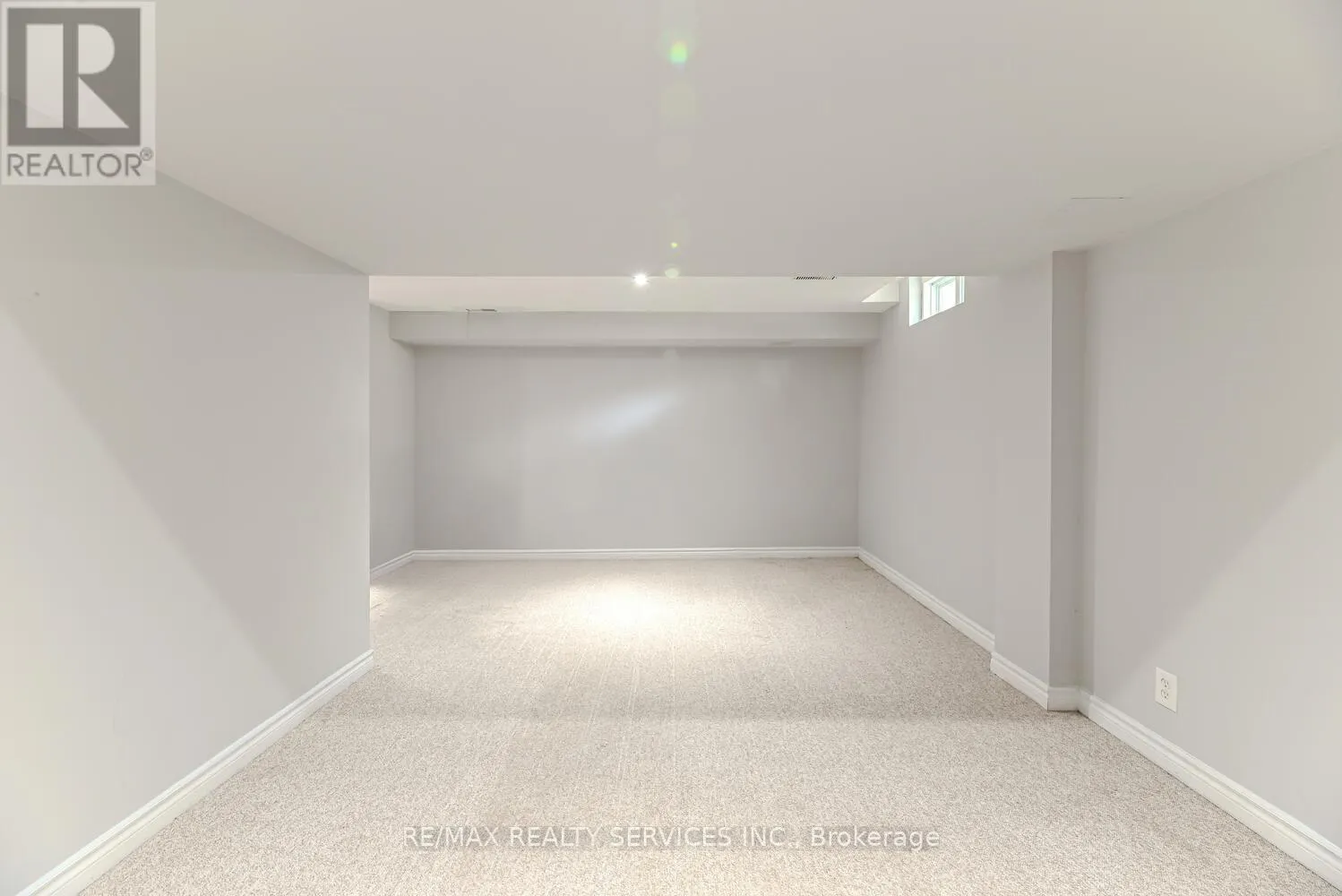 6 - 110 HEATHCLIFFE SQUARE