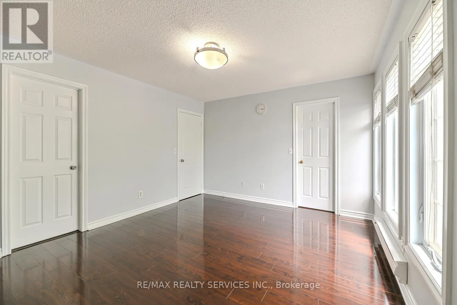 6 - 110 HEATHCLIFFE SQUARE