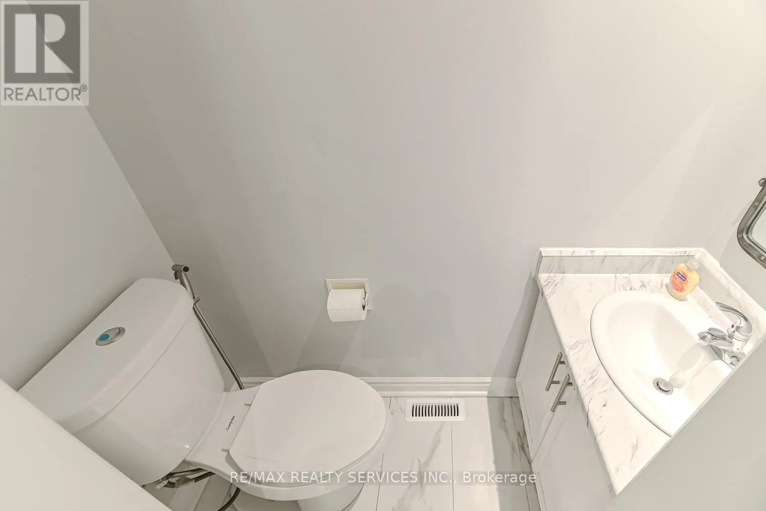 6 - 110 HEATHCLIFFE SQUARE