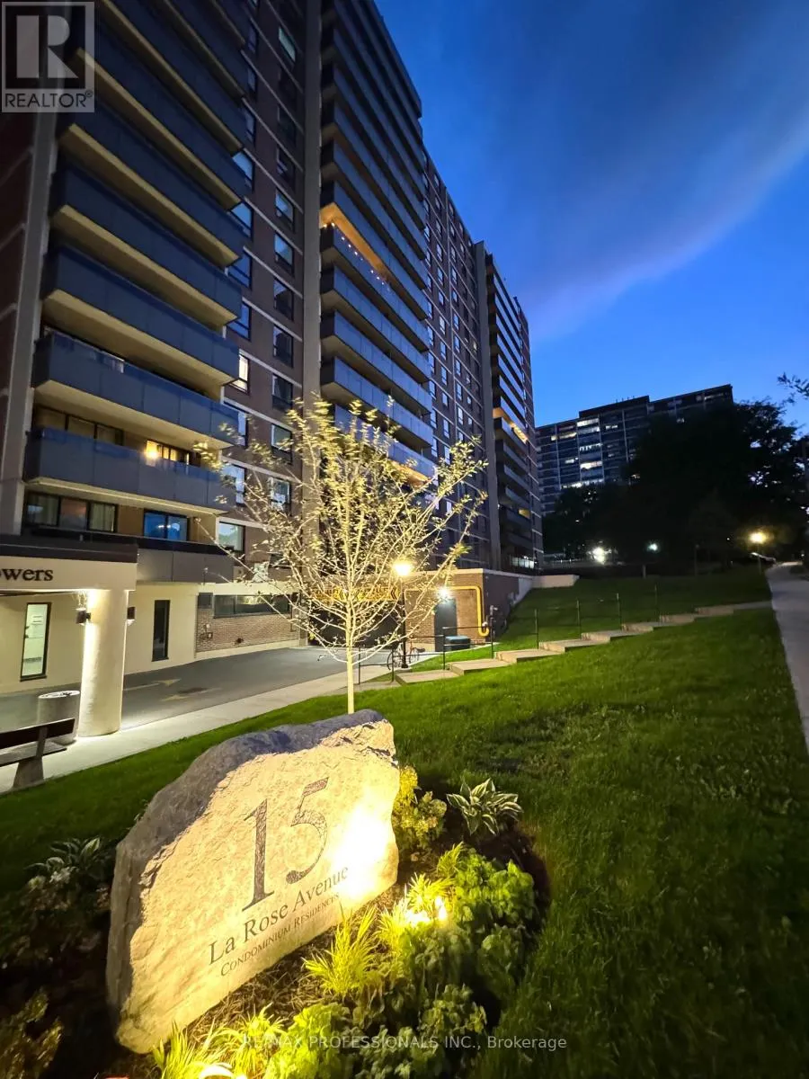 307 - 15 LA ROSE AVENUE