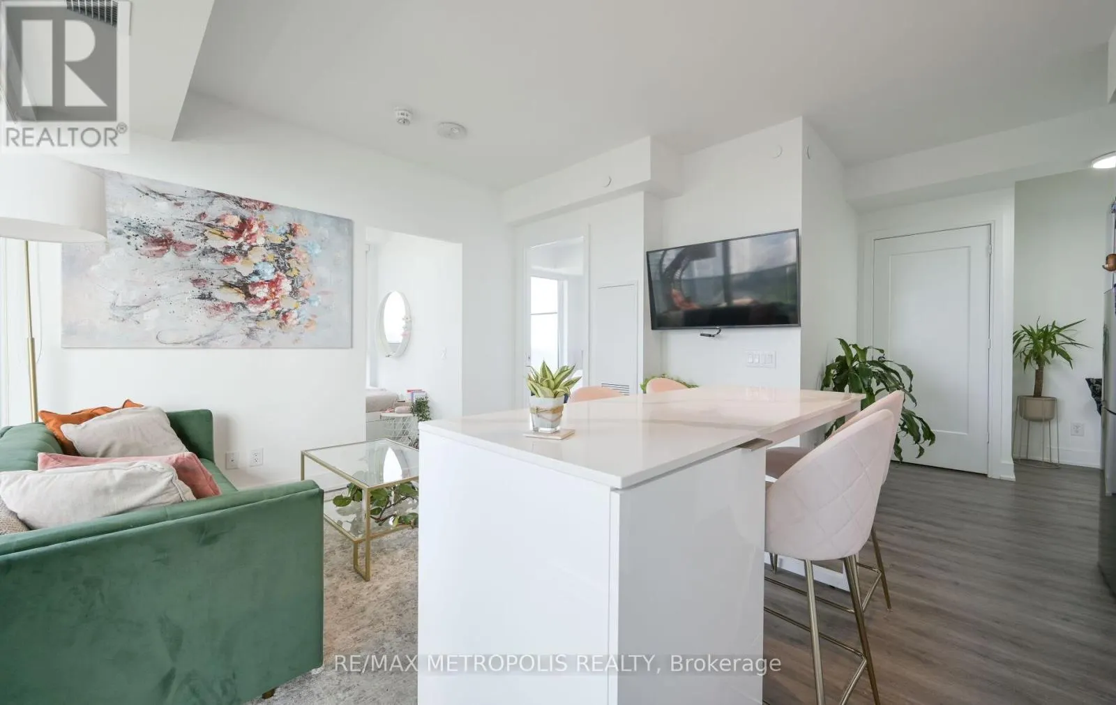 2808 - 70 ANNIE CRAIG DRIVE
