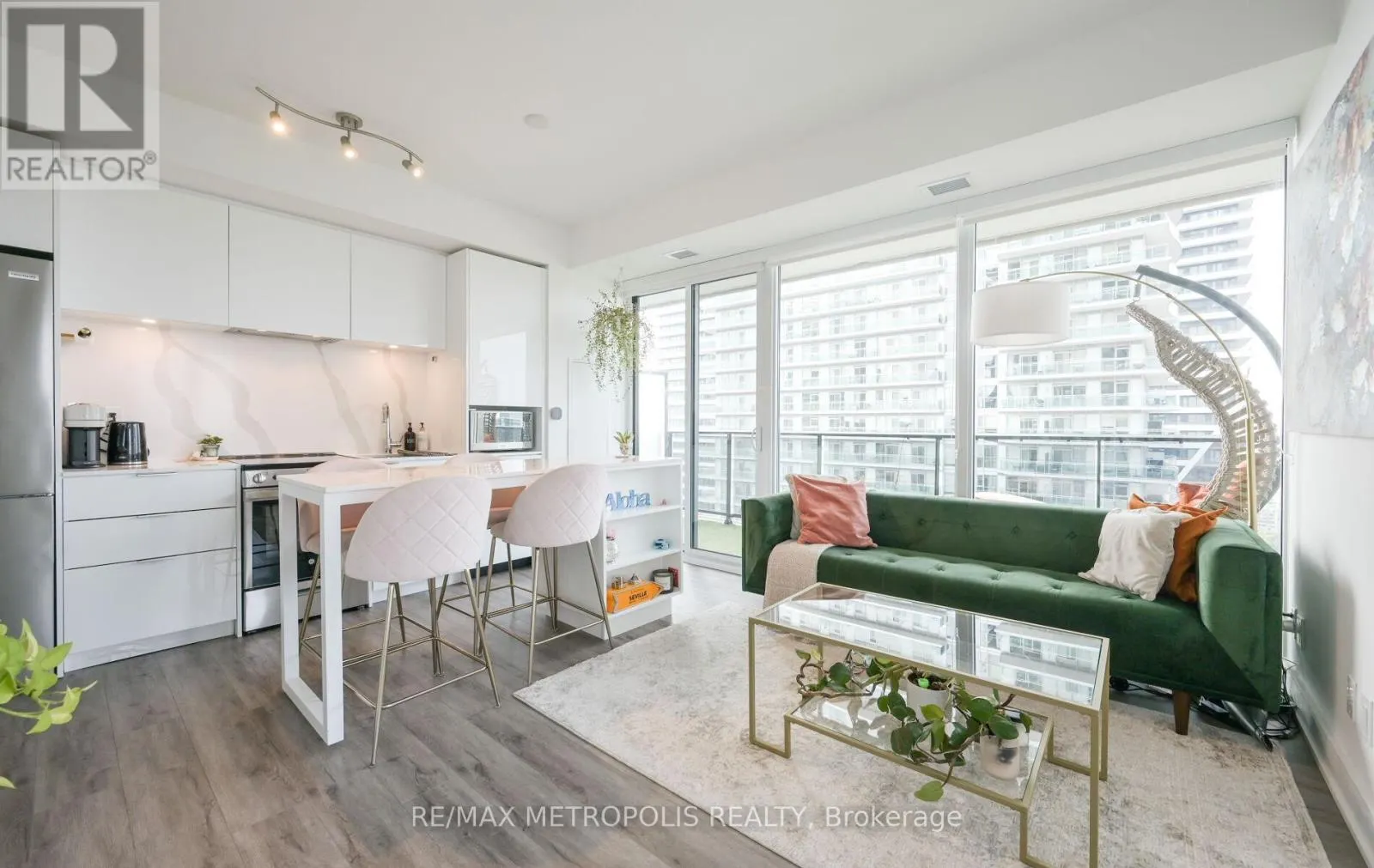 2808 - 70 ANNIE CRAIG DRIVE