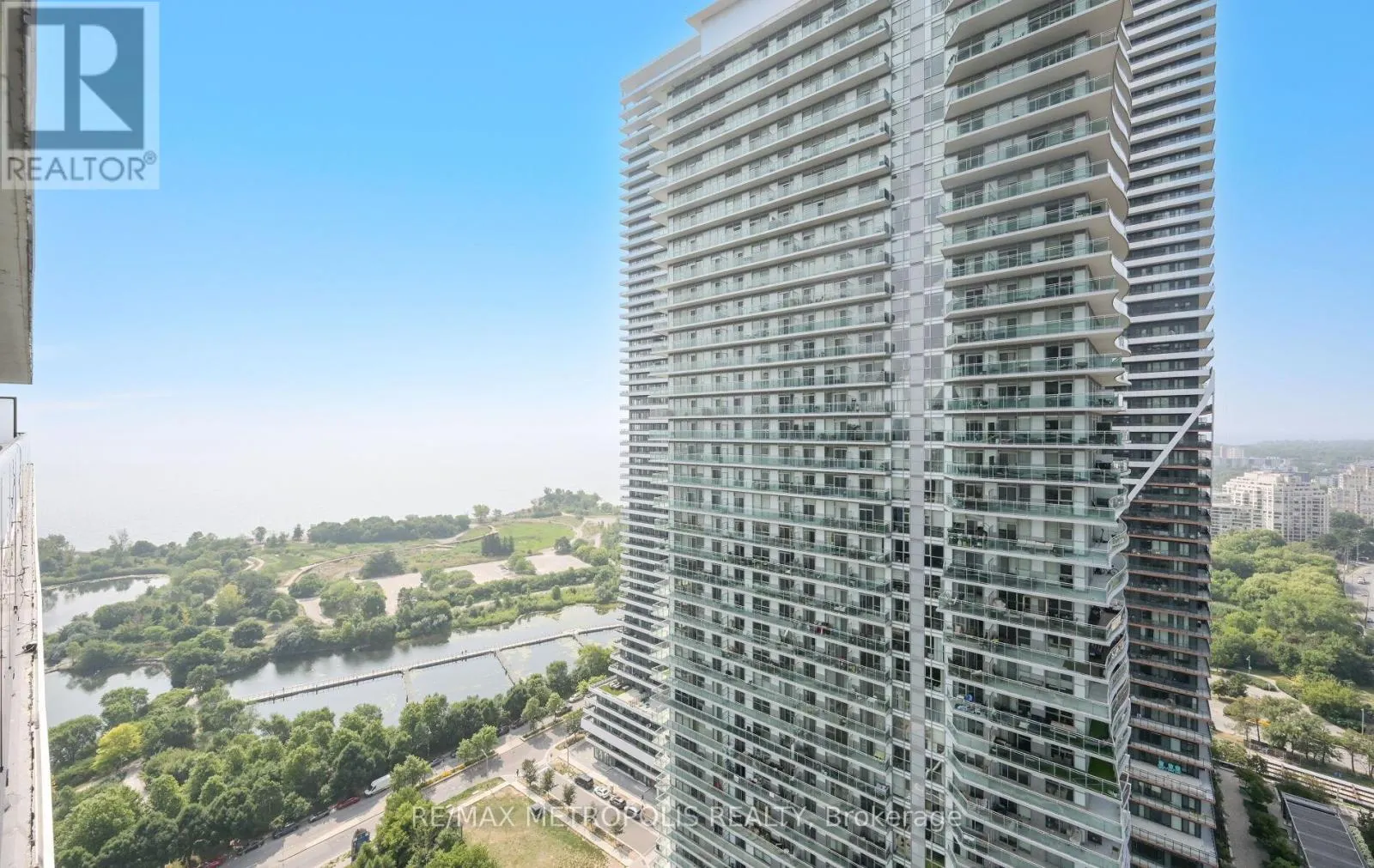 2808 - 70 ANNIE CRAIG DRIVE