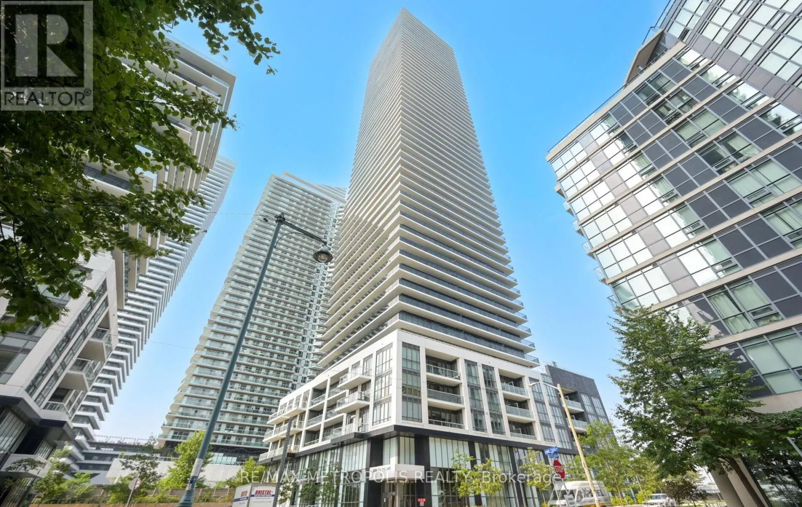 2808 - 70 ANNIE CRAIG DRIVE