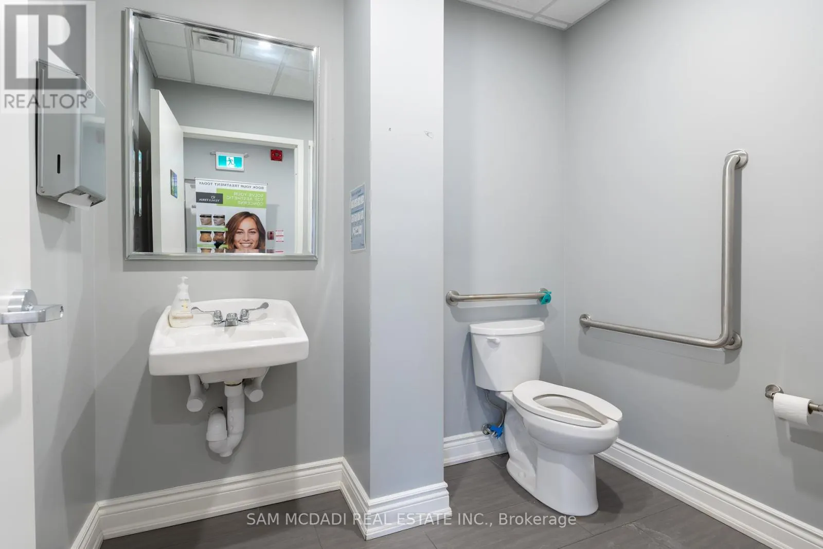 1651 LAKESHORE ROAD W