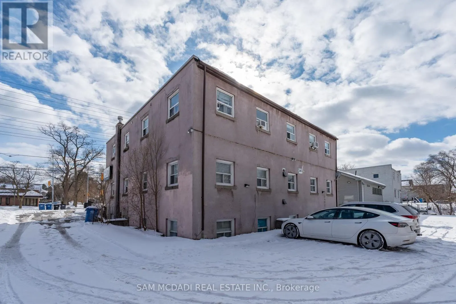 1651 LAKESHORE ROAD W