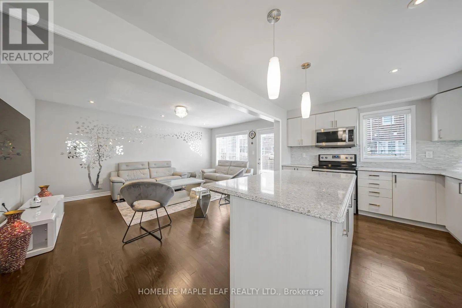 297 REIS PLACE
