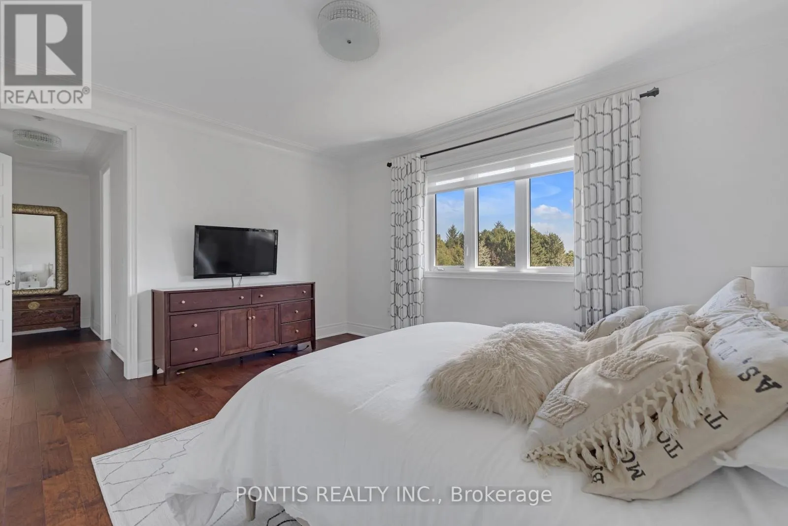 55 BURLWOOD ROAD