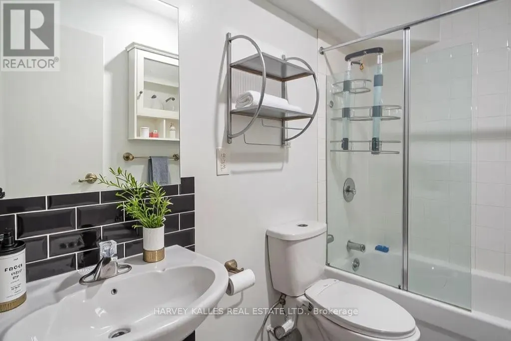1623 EGLINTON AVENUE W
