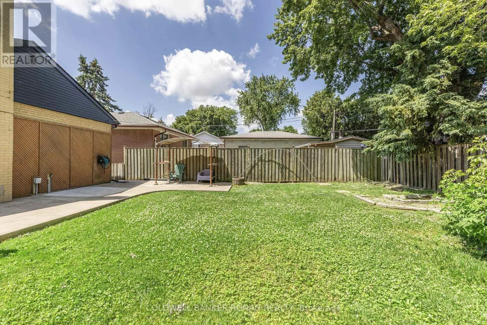 20 HALLOW CRESCENT