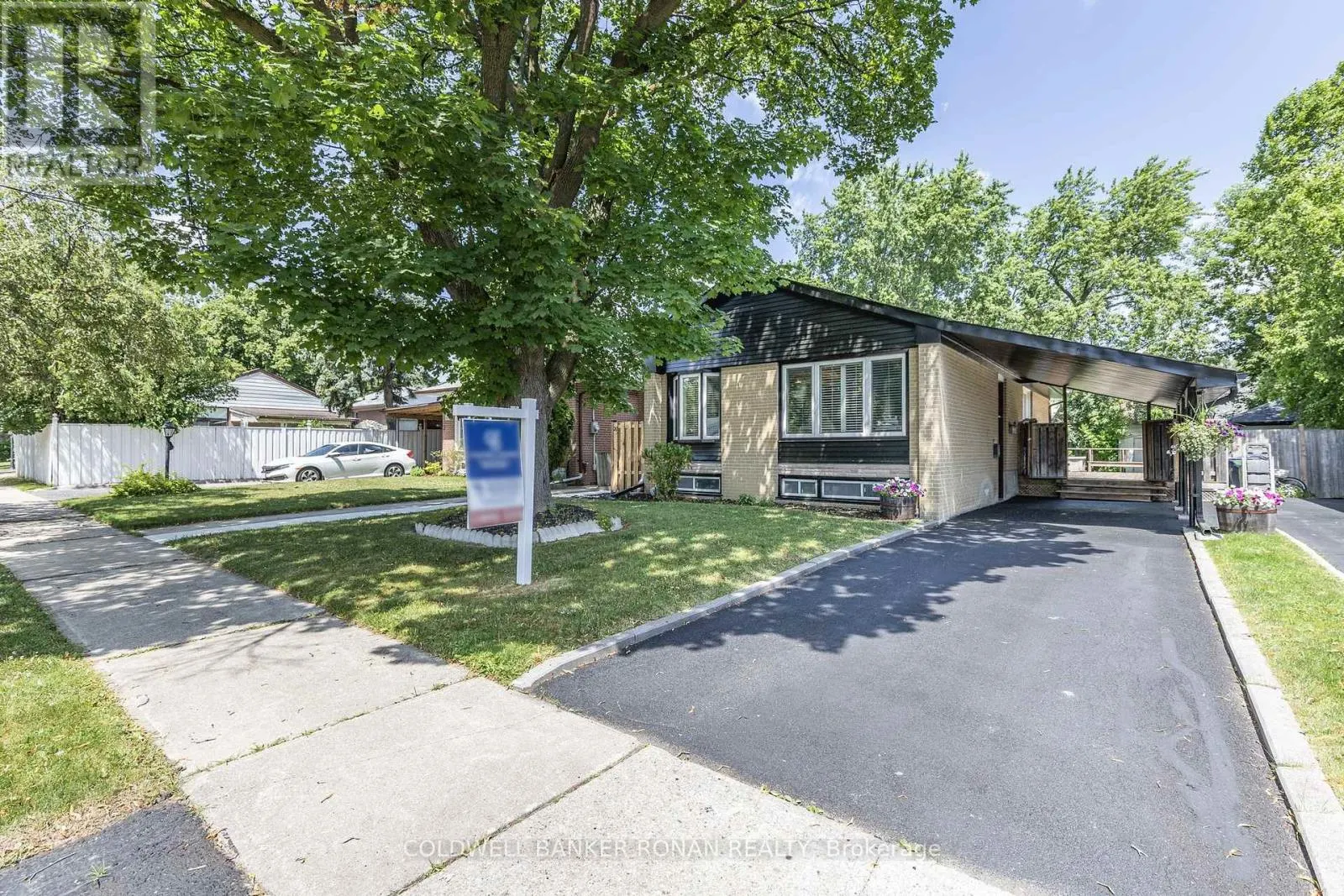 20 HALLOW CRESCENT
