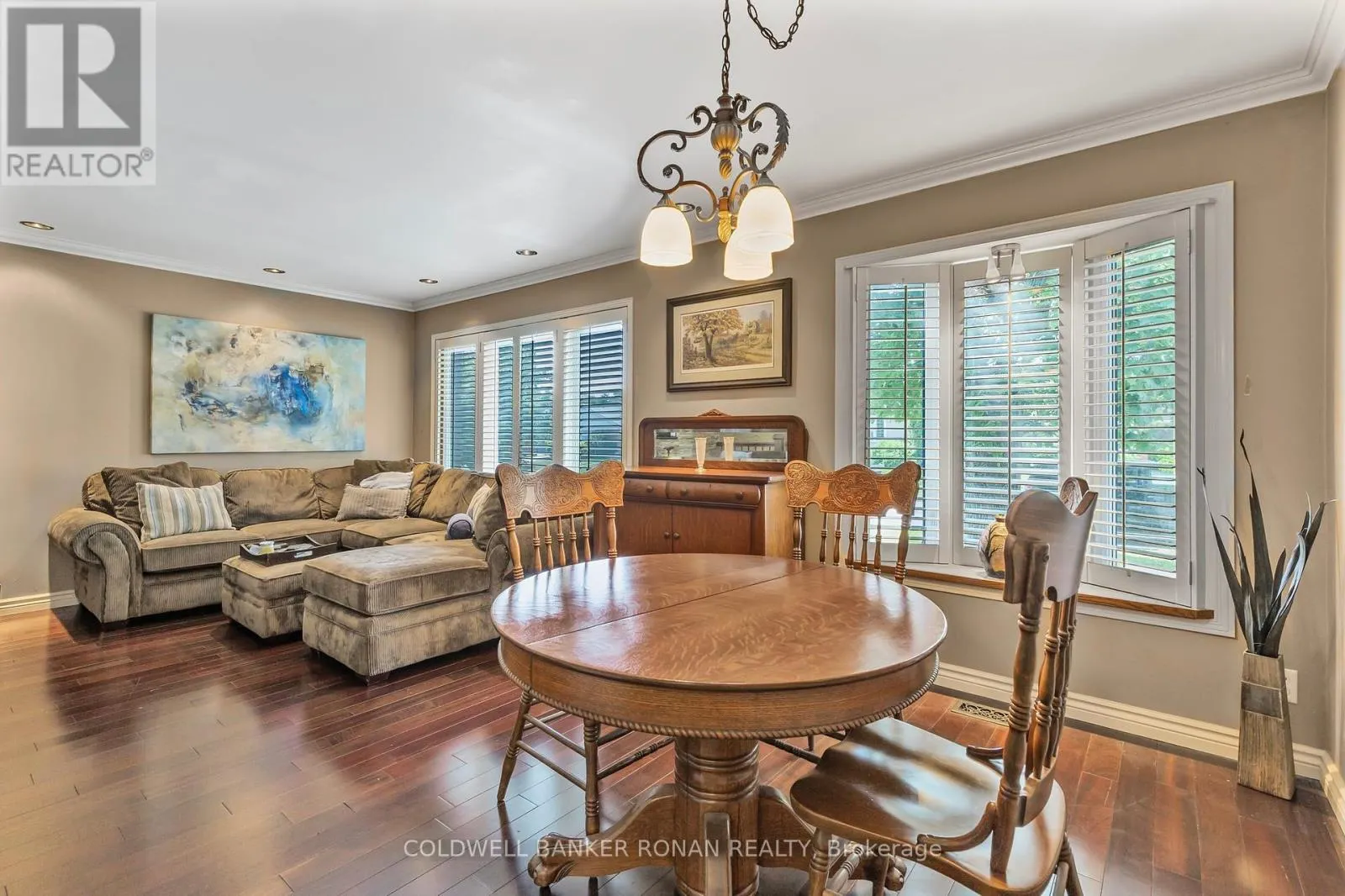 20 HALLOW CRESCENT
