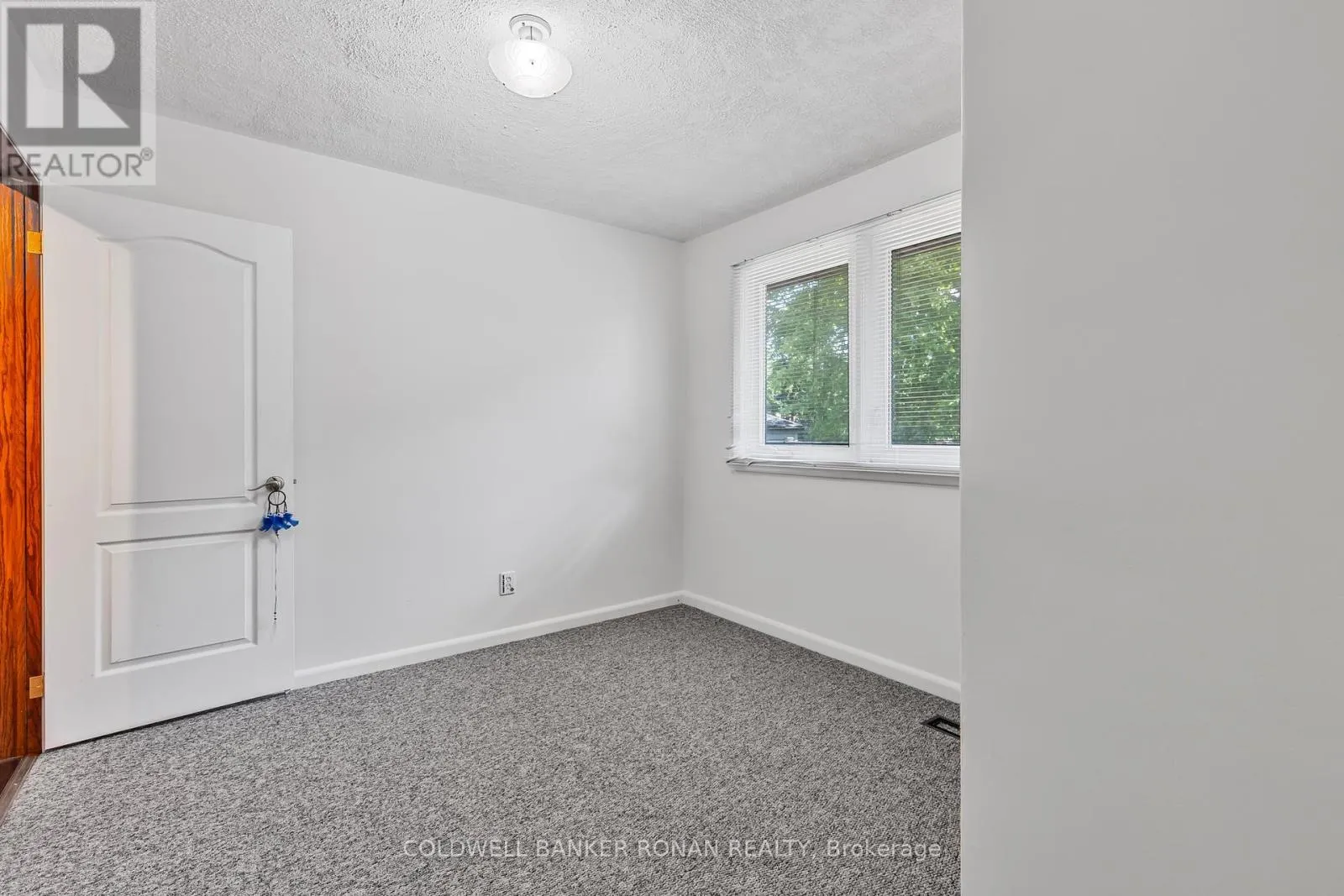20 HALLOW CRESCENT