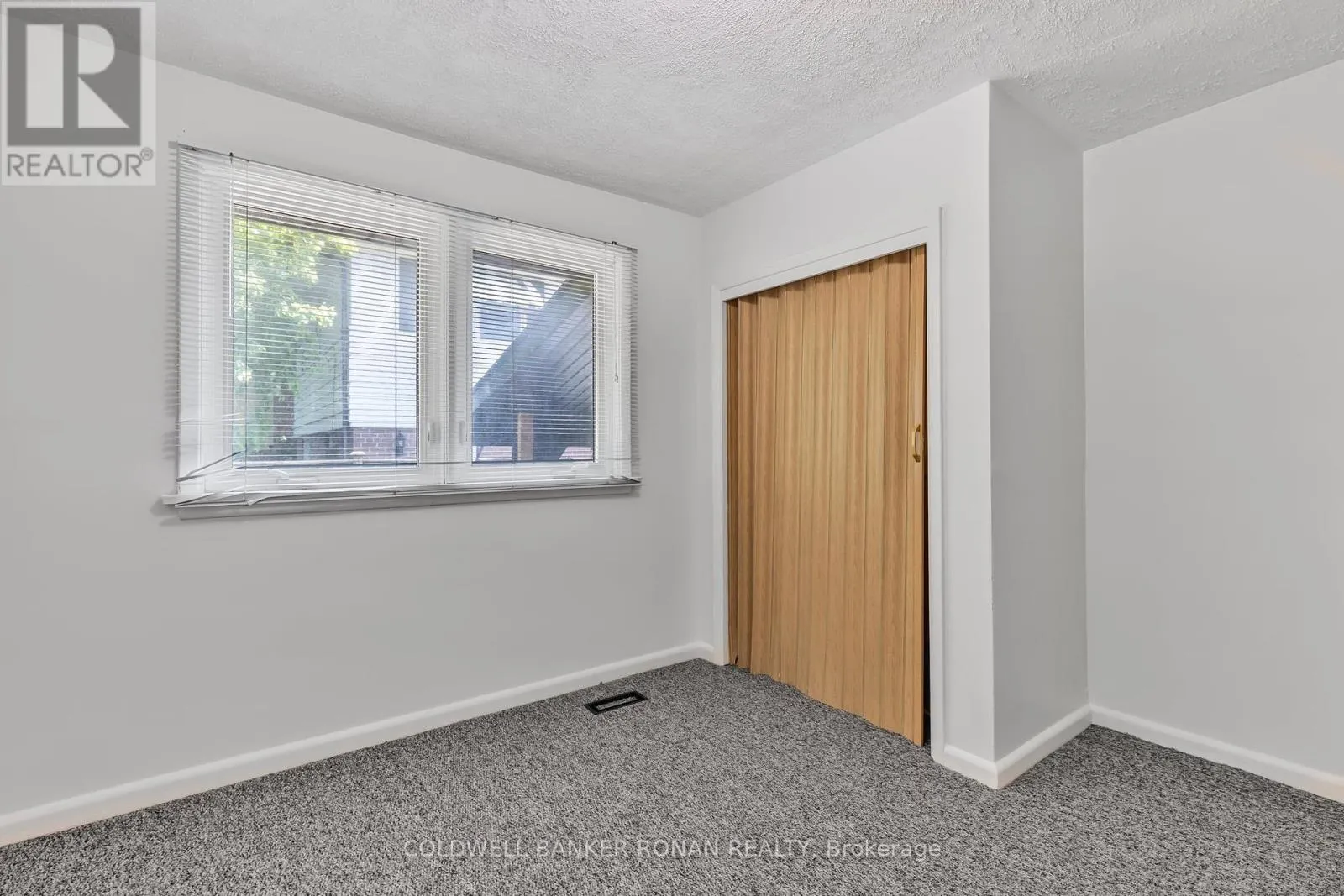20 HALLOW CRESCENT