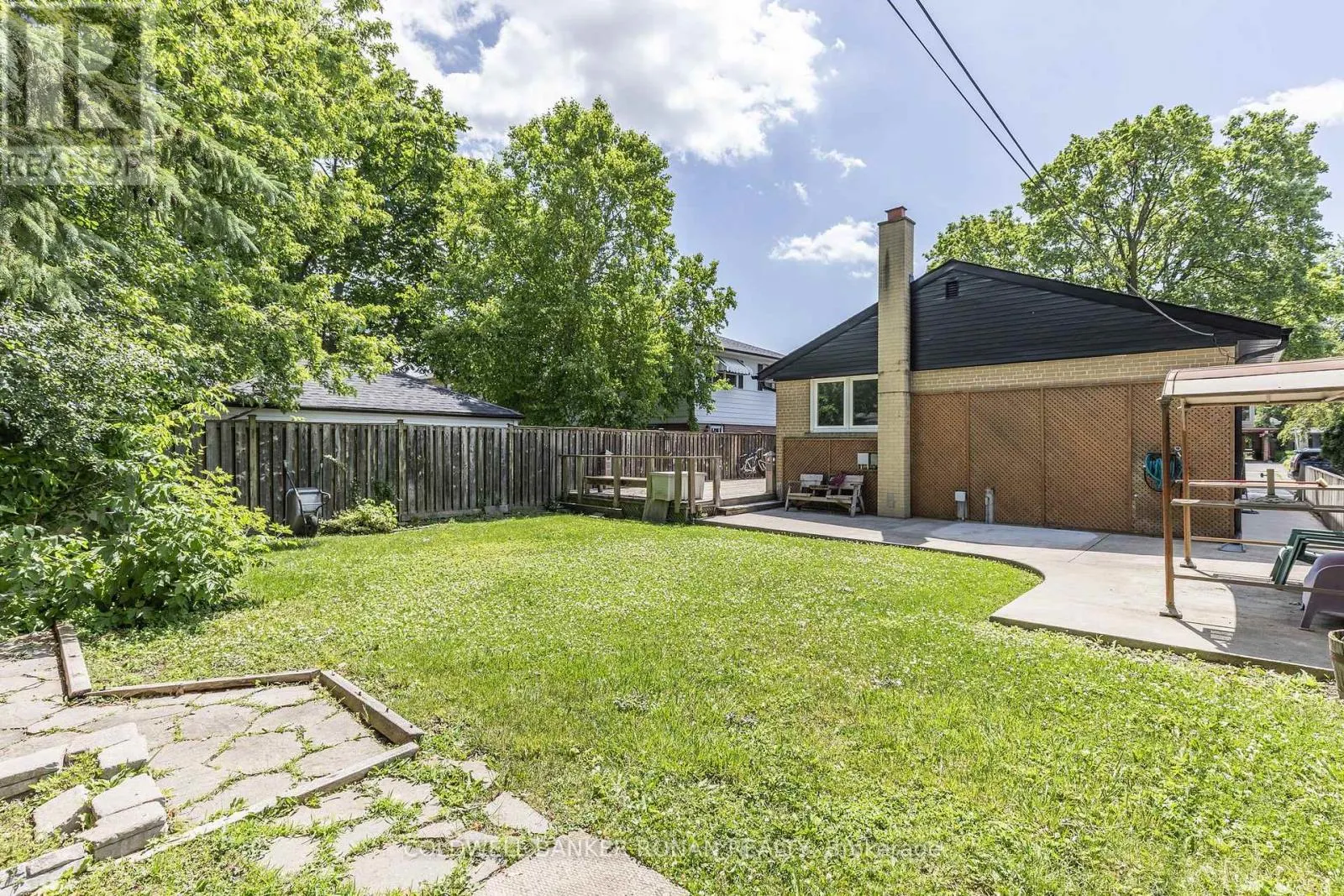 20 HALLOW CRESCENT