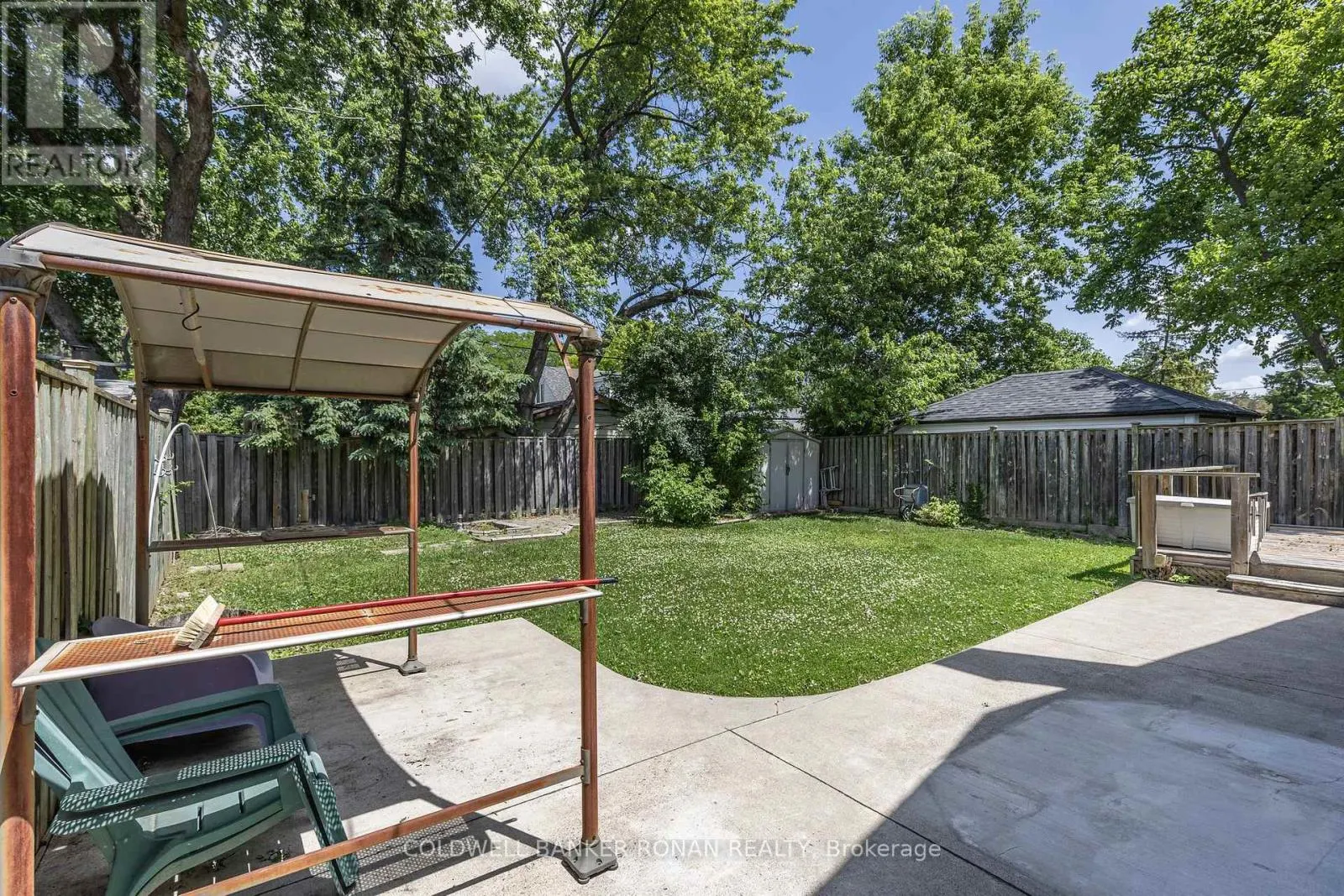20 HALLOW CRESCENT