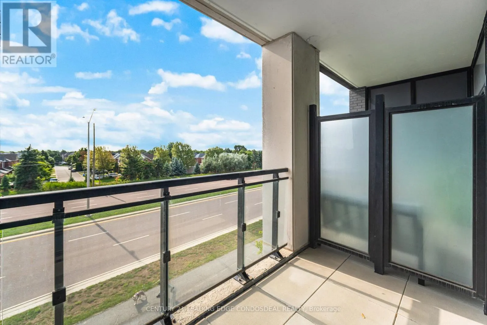 234 - 405 DUNDAS STREET W
