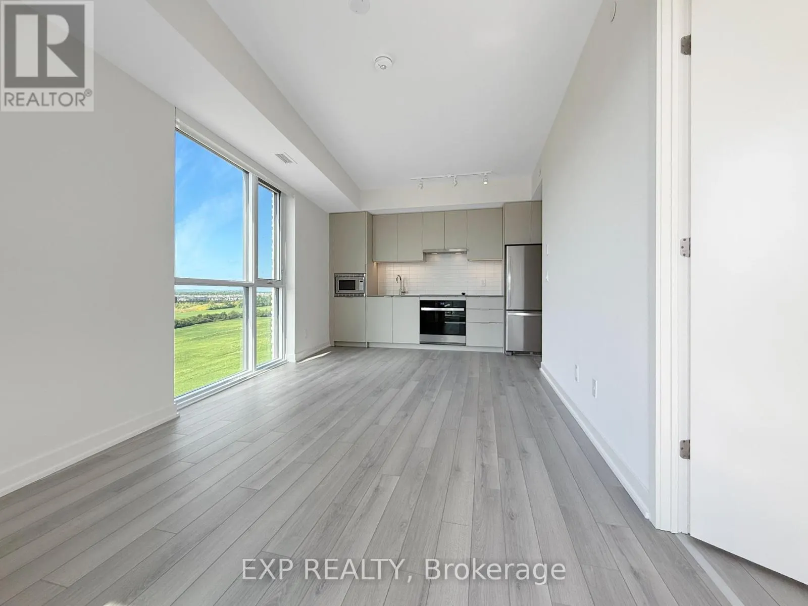 1002 - 3079 TRAFALGAR ROAD