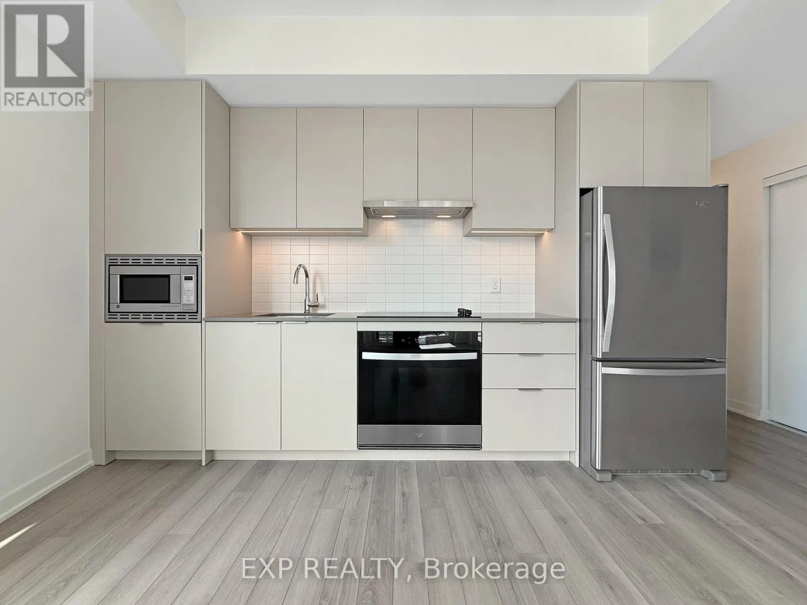 1002 - 3079 TRAFALGAR ROAD
