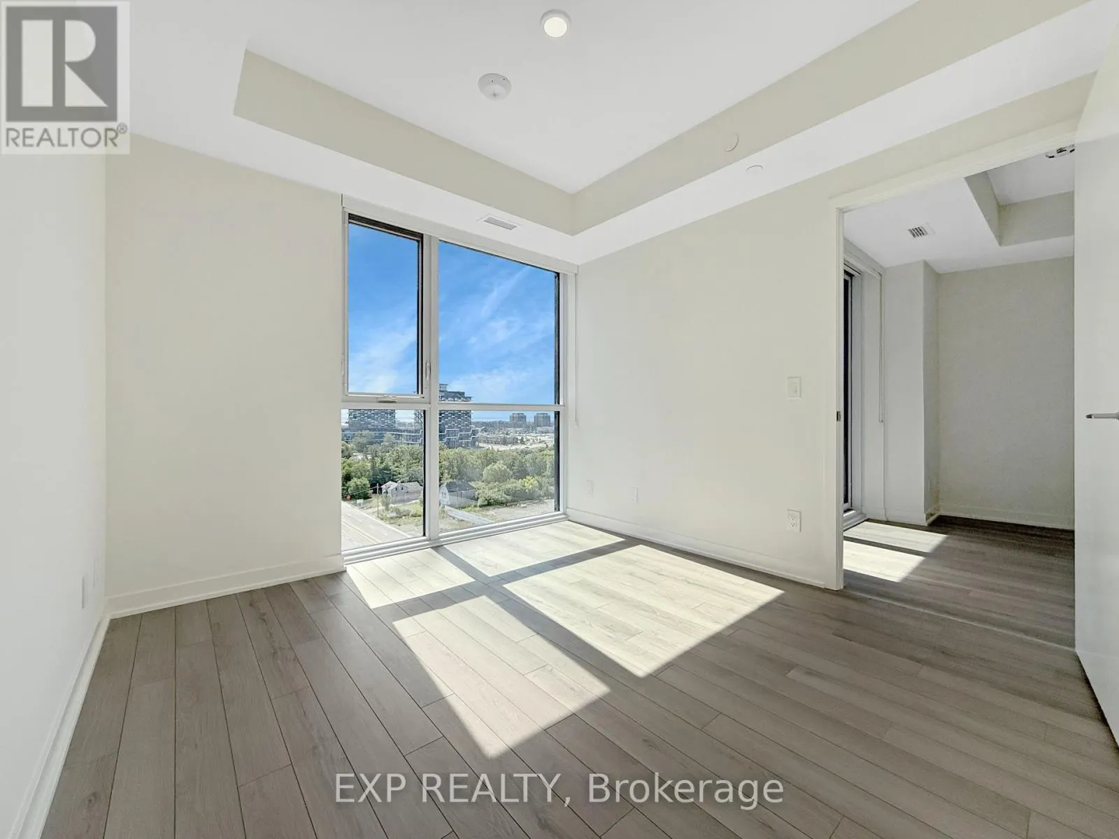 1002 - 3079 TRAFALGAR ROAD