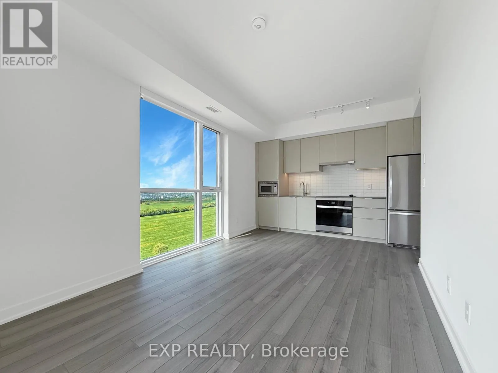 1002 - 3079 TRAFALGAR ROAD