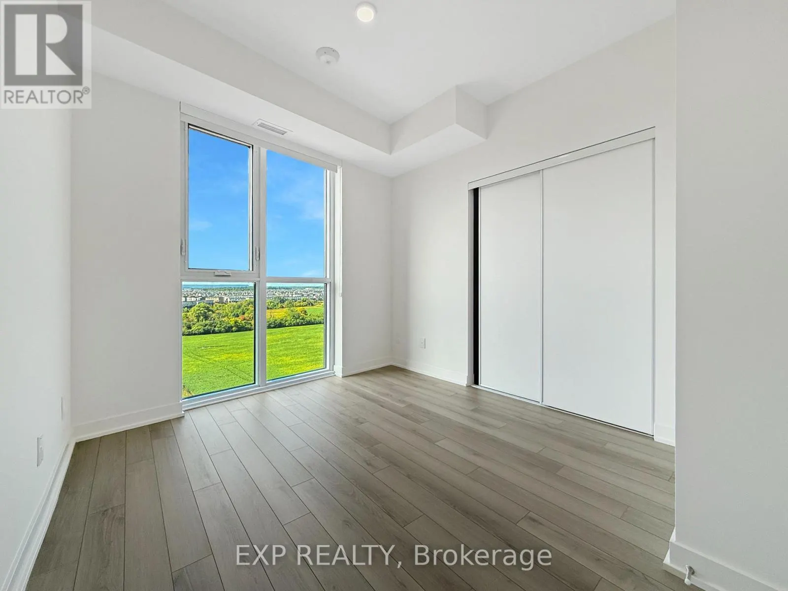 1002 - 3079 TRAFALGAR ROAD