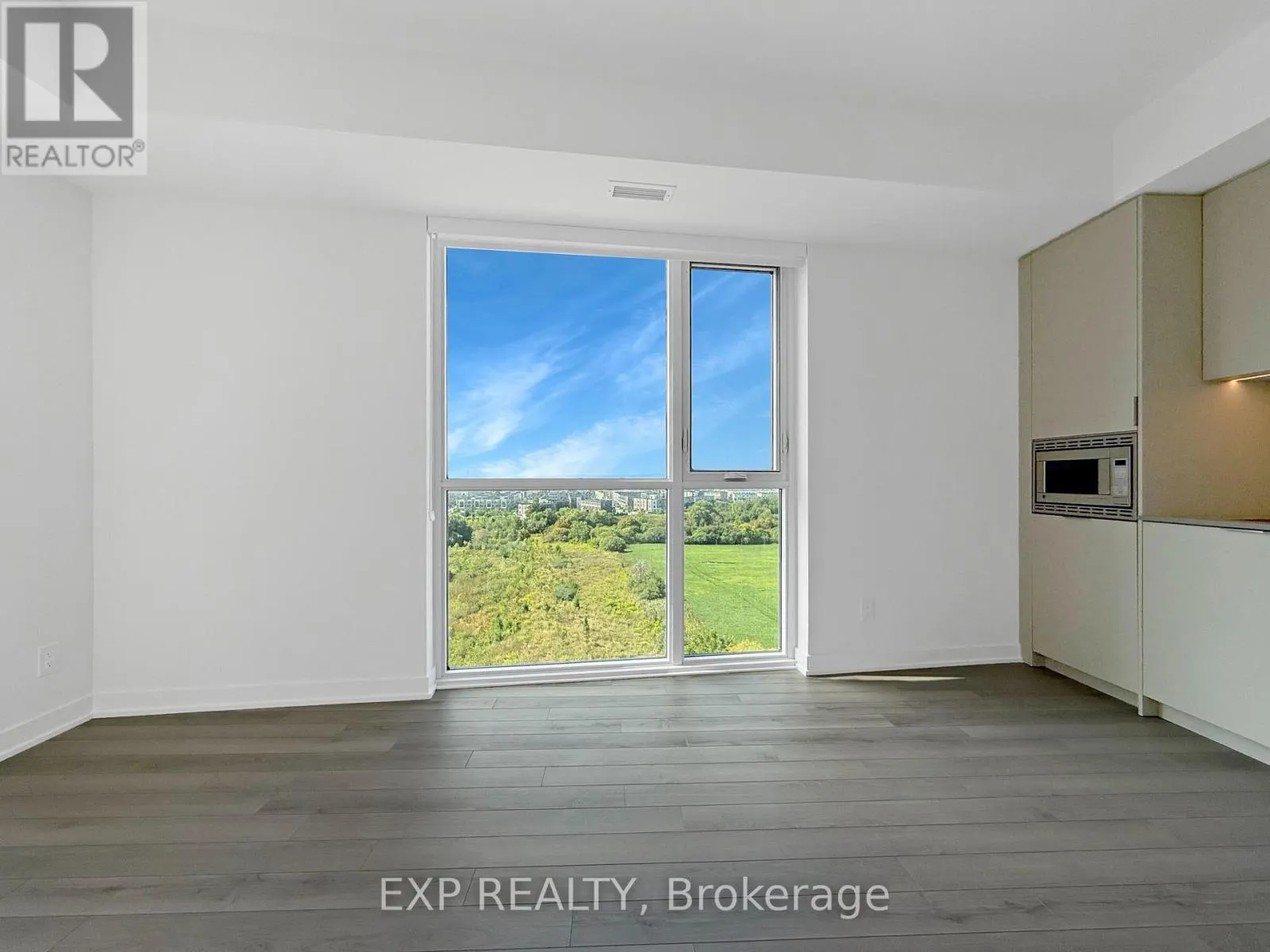 1002 - 3079 TRAFALGAR ROAD