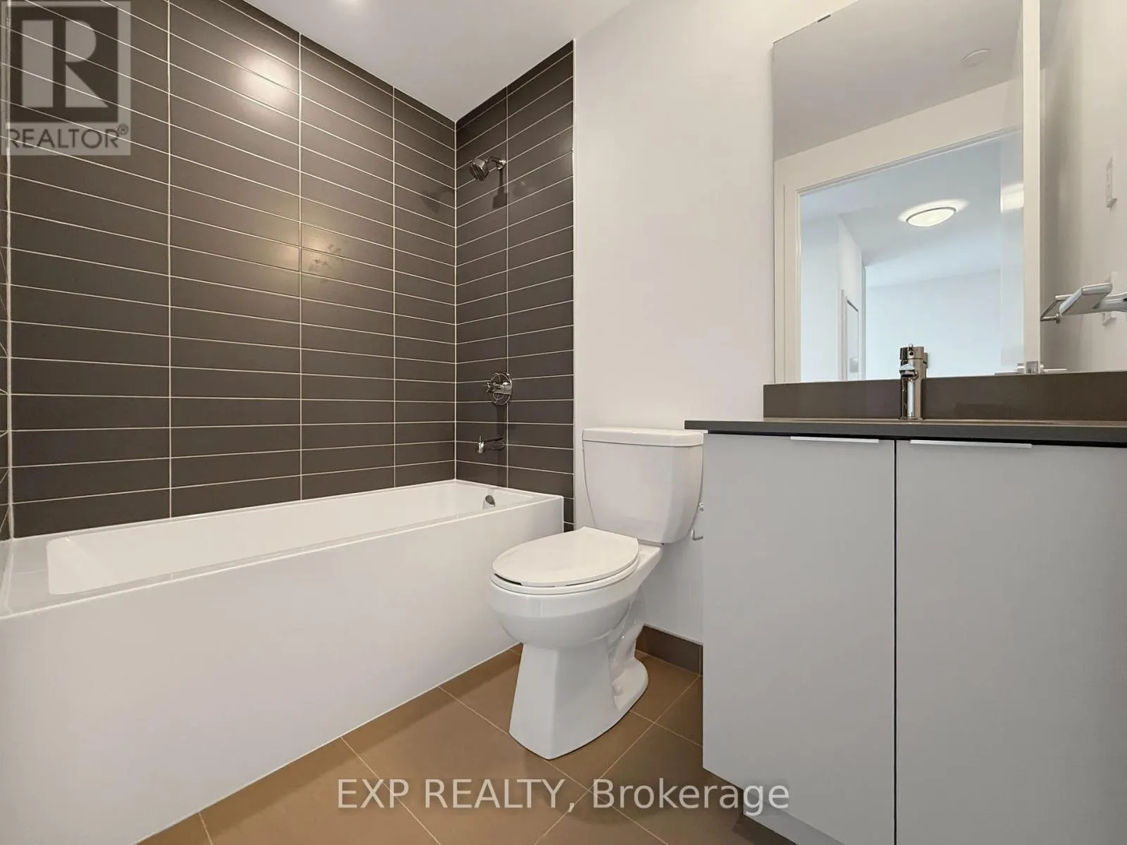 1002 - 3079 TRAFALGAR ROAD