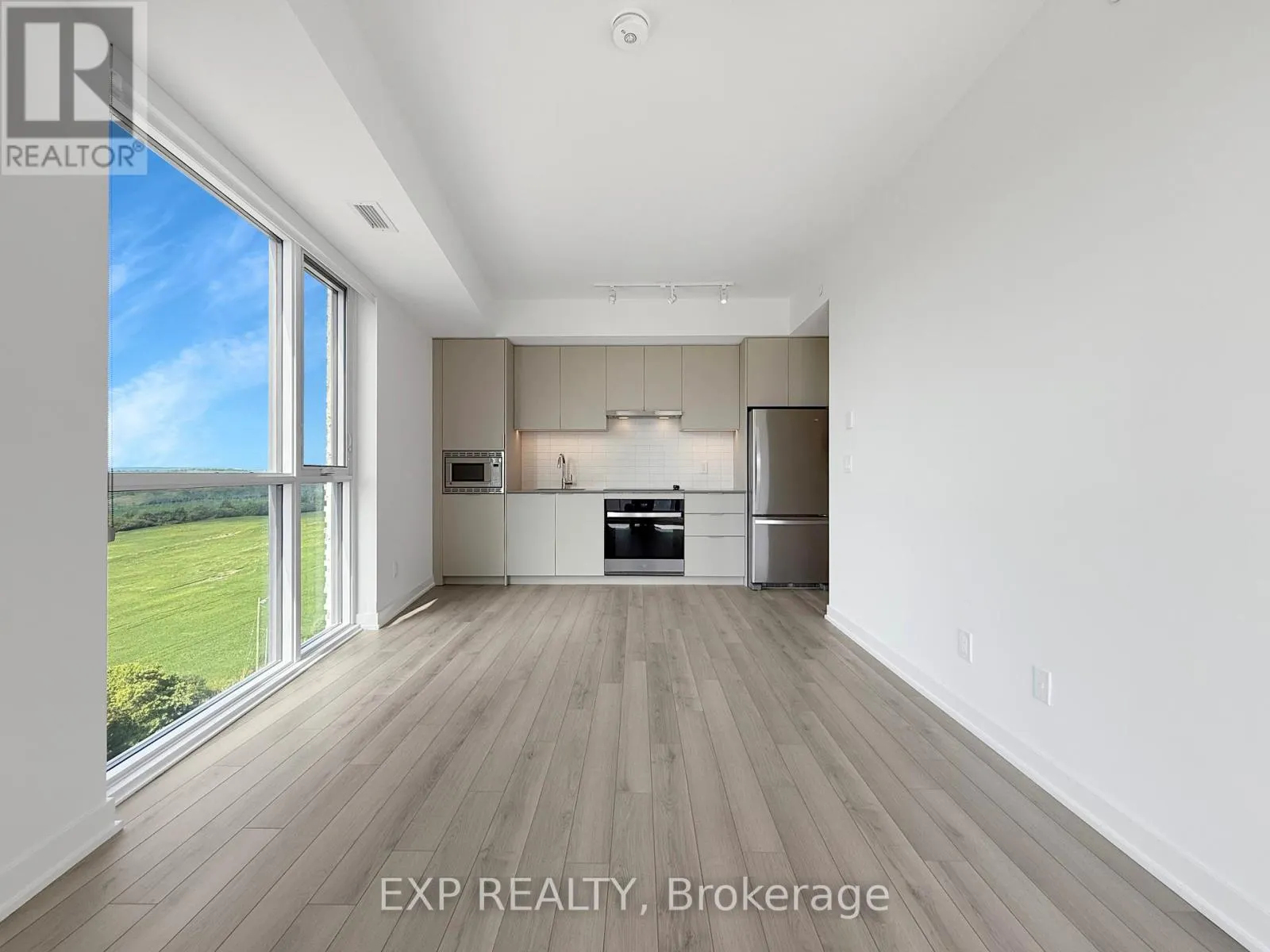 1002 - 3079 TRAFALGAR ROAD