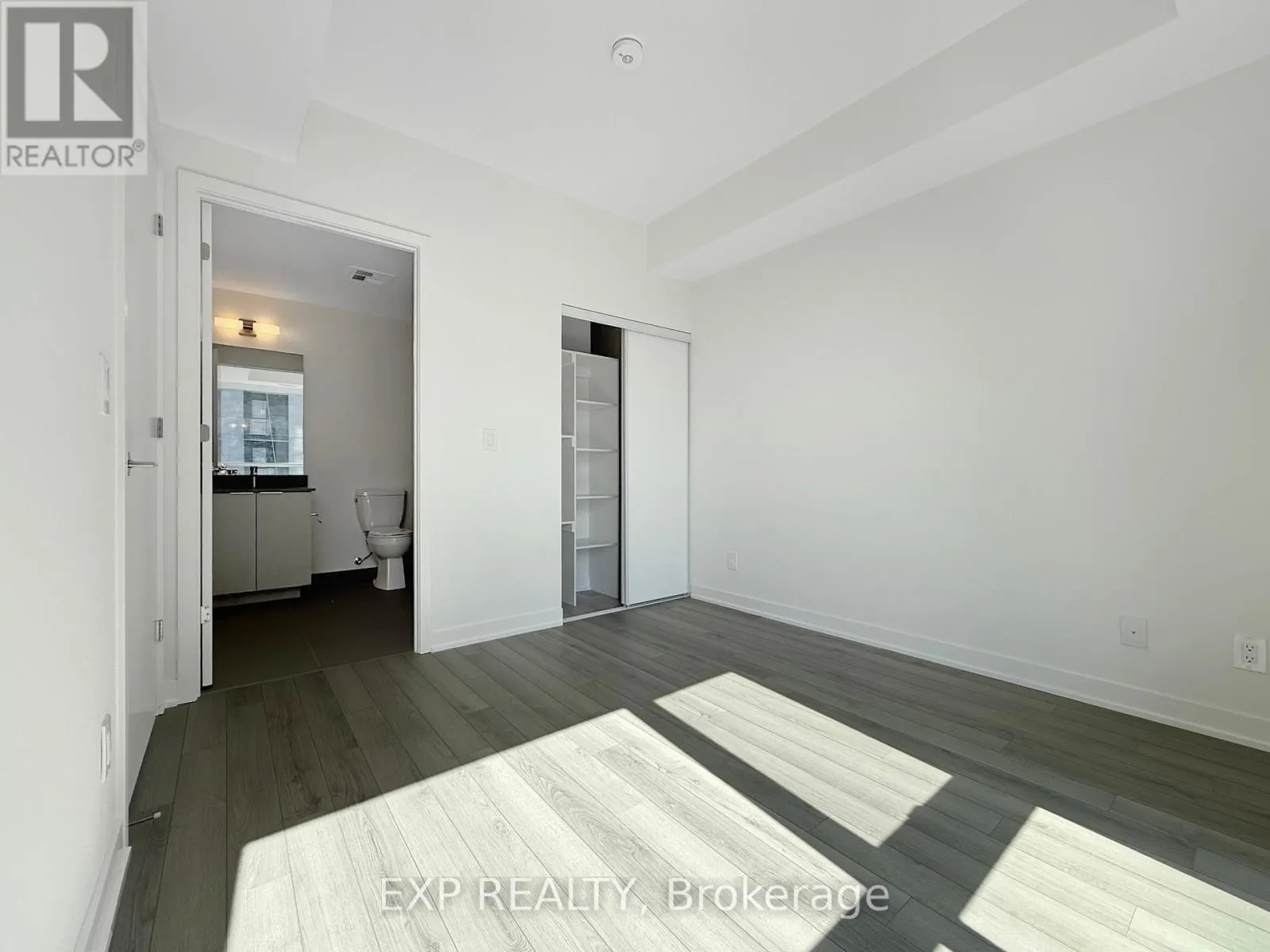 1002 - 3079 TRAFALGAR ROAD