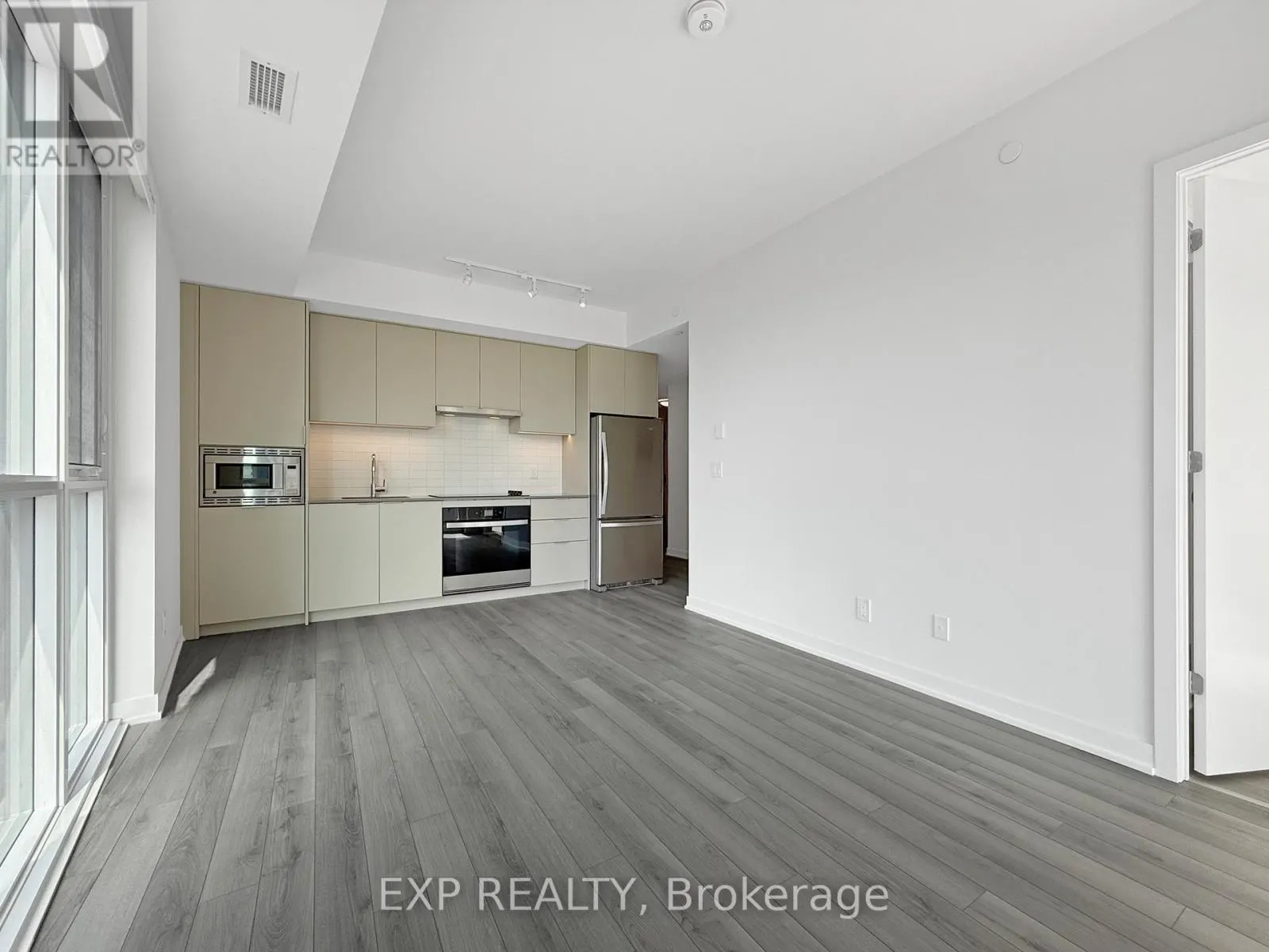 1002 - 3079 TRAFALGAR ROAD