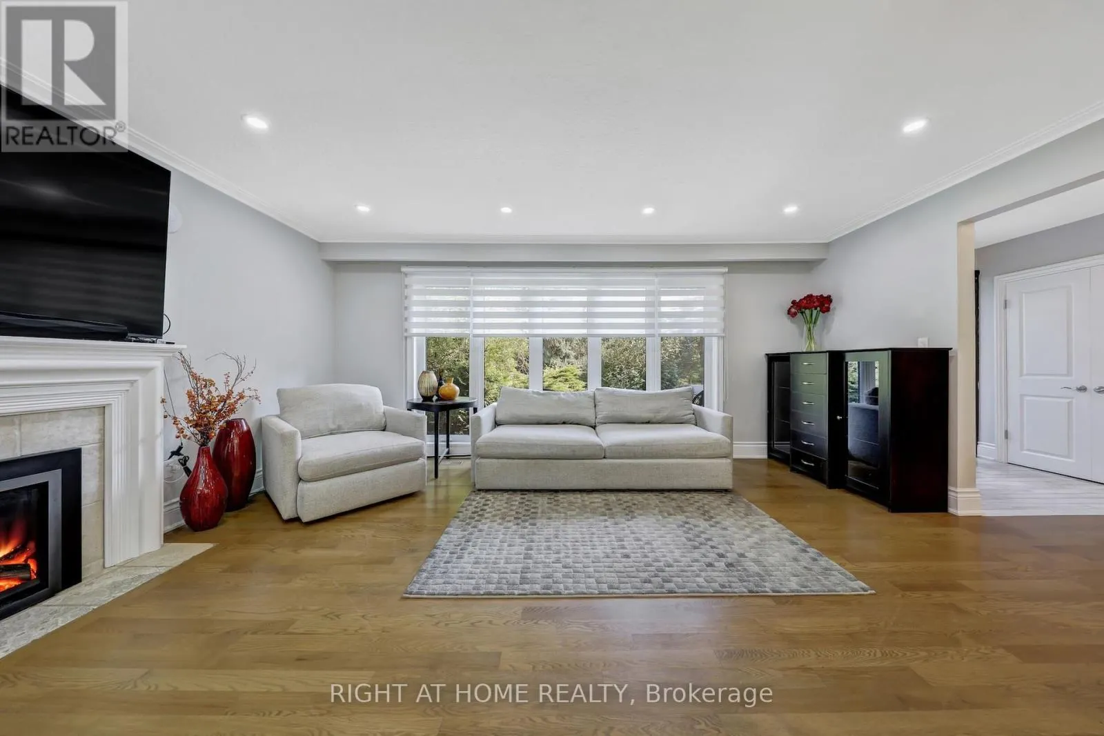8 HILLAVON DRIVE