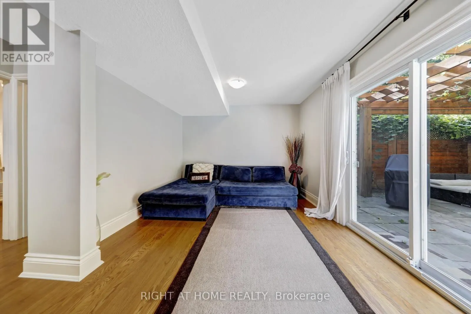 8 HILLAVON DRIVE