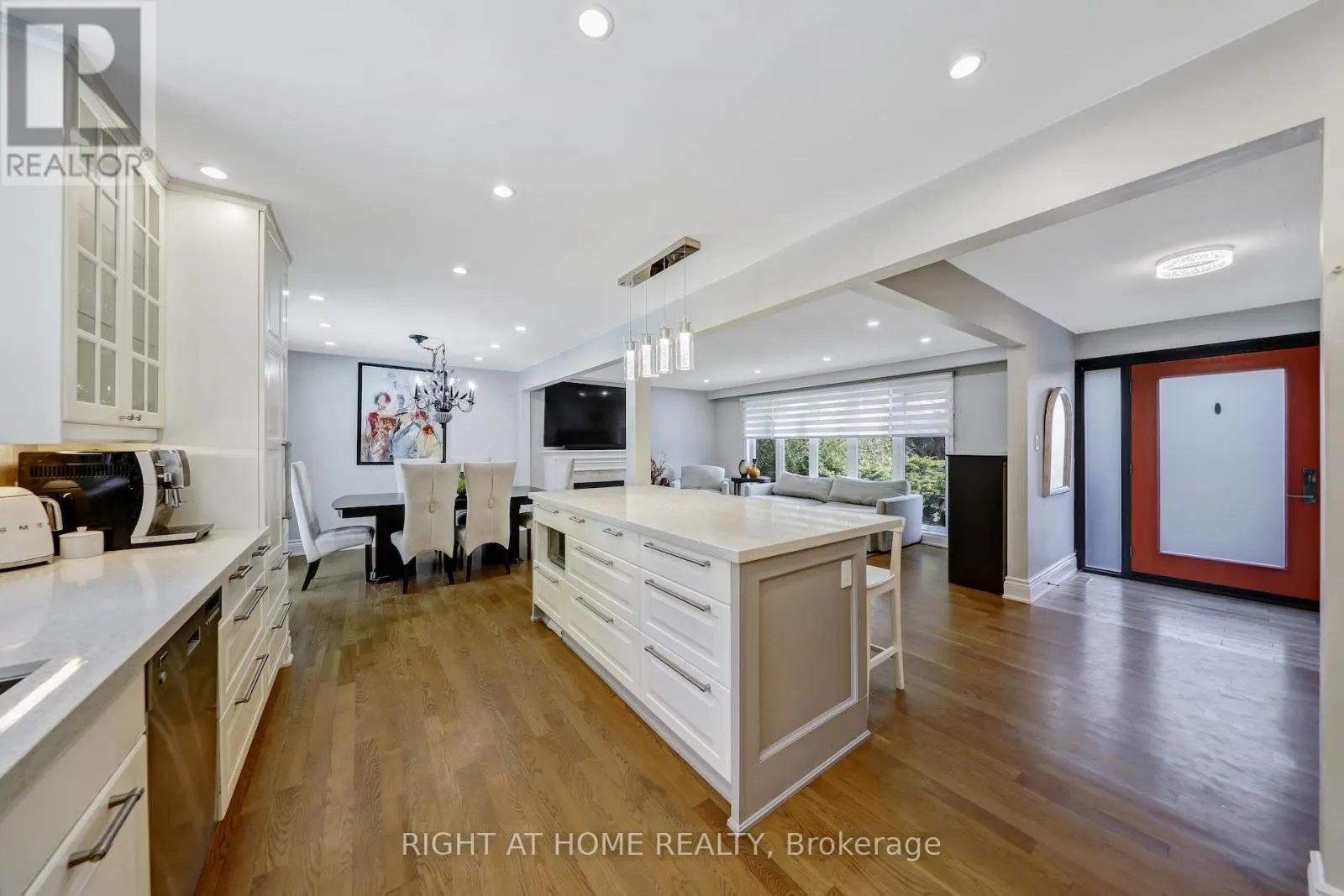 8 HILLAVON DRIVE