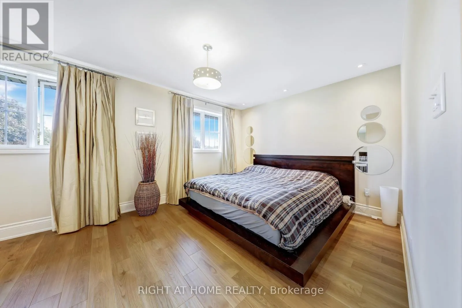 8 HILLAVON DRIVE