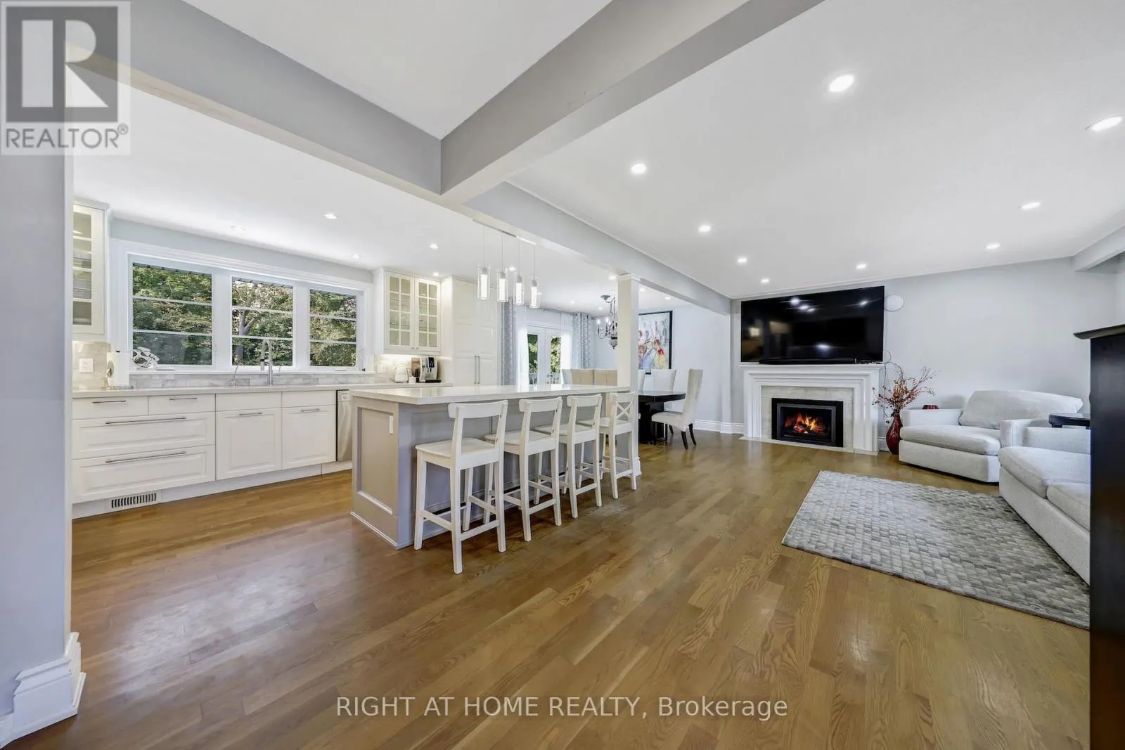8 HILLAVON DRIVE