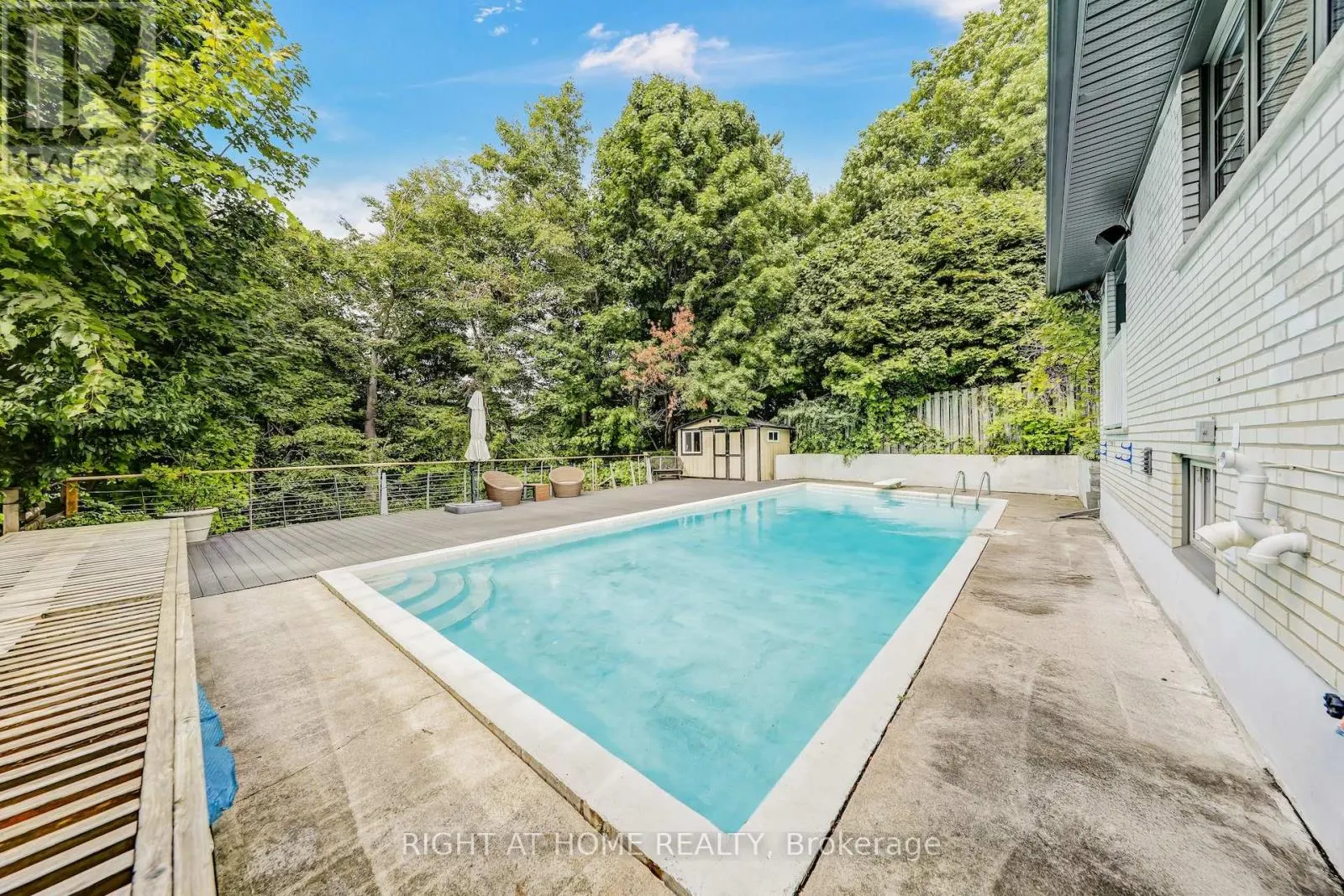 8 HILLAVON DRIVE