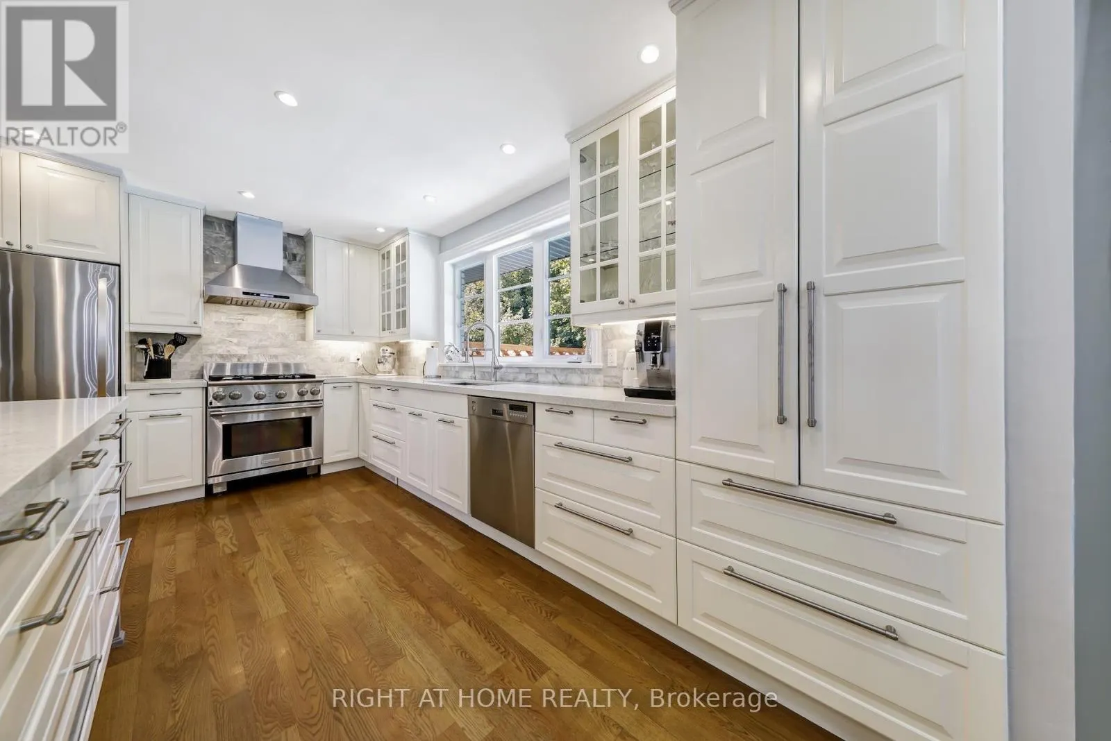 8 HILLAVON DRIVE