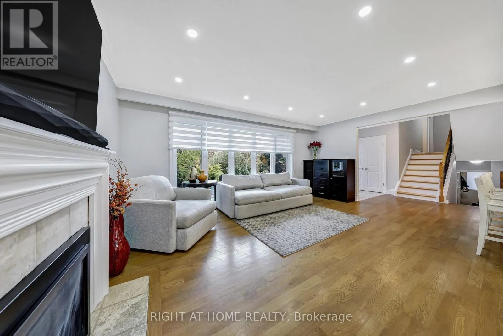 8 HILLAVON DRIVE